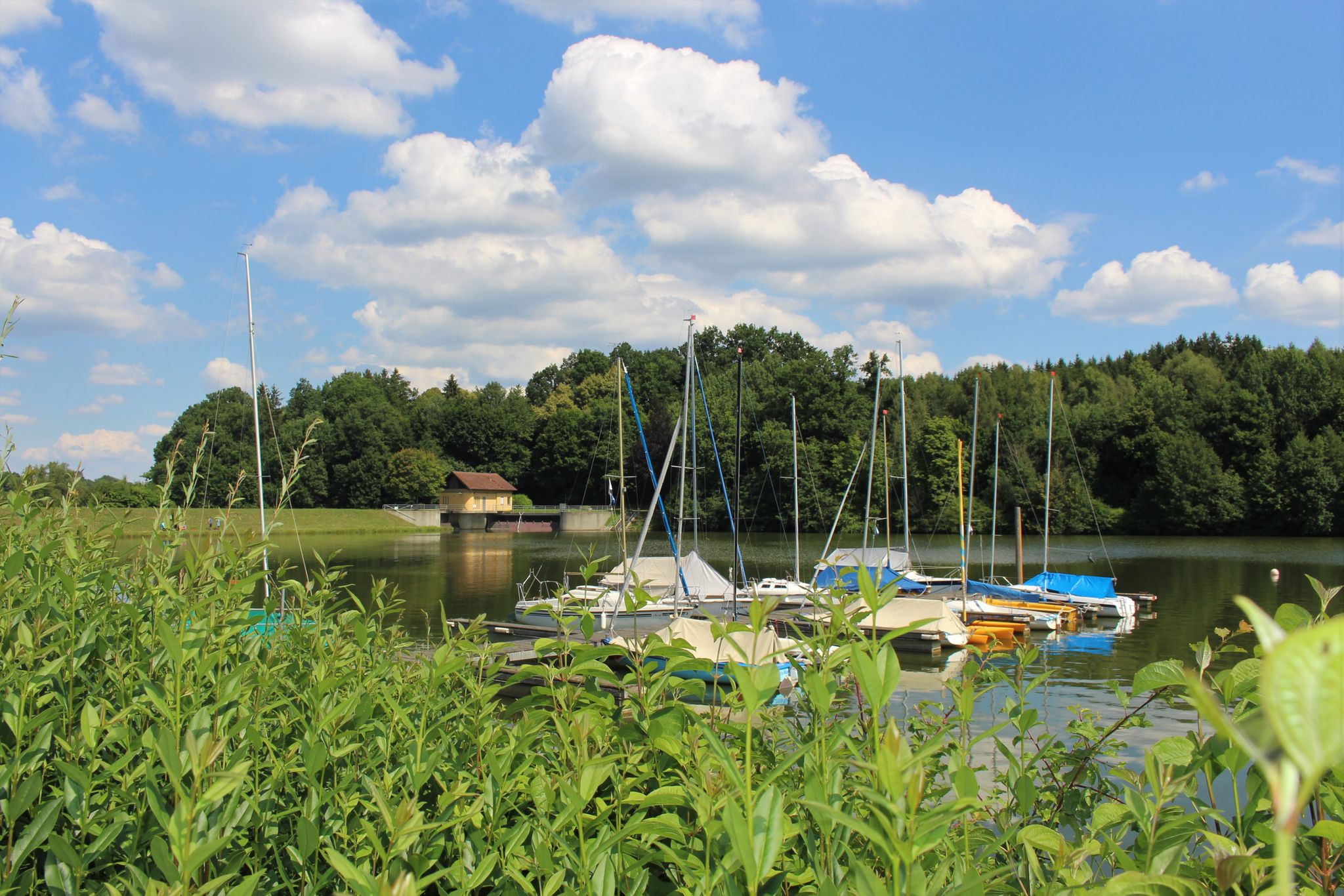 Die Segelboote liegen parat