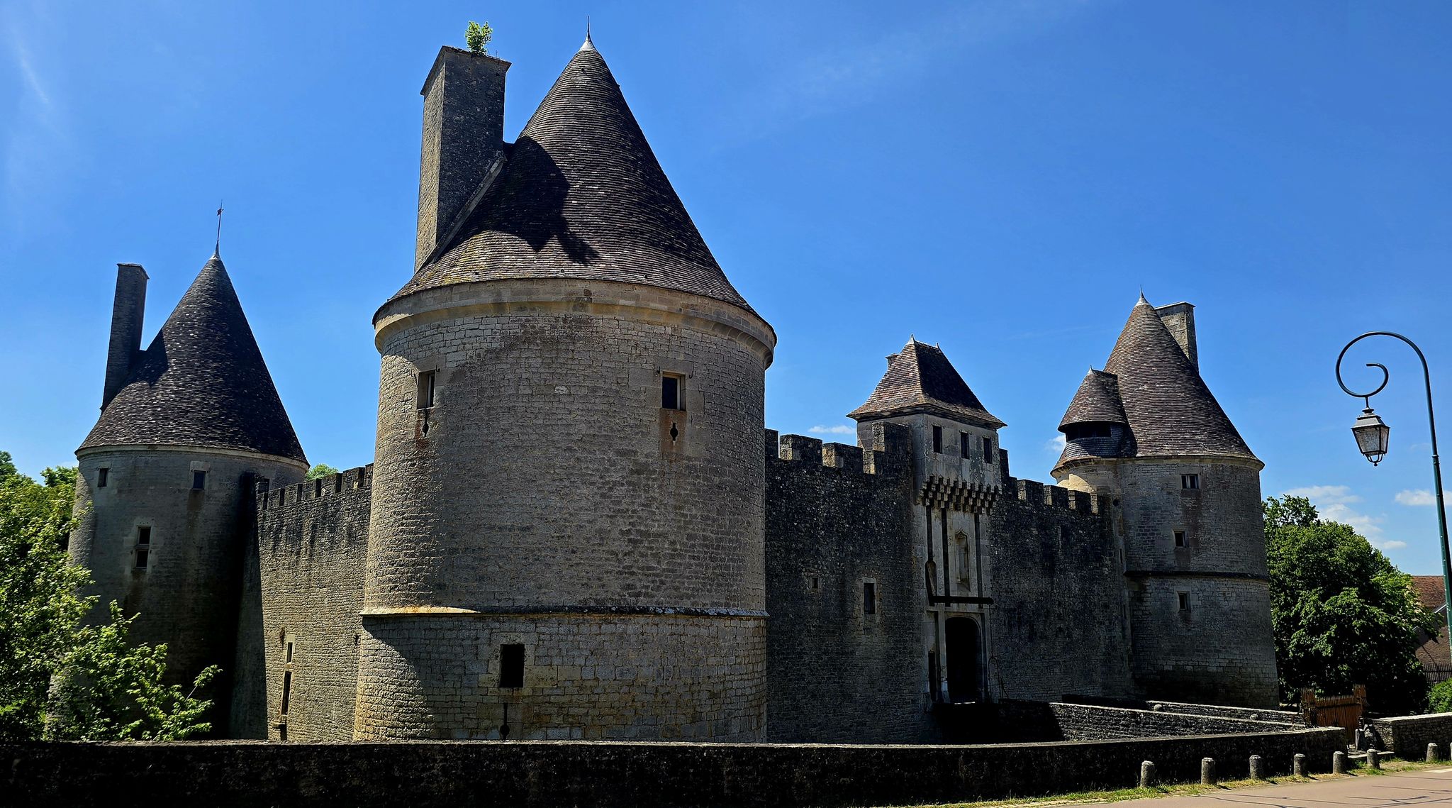 Chateau de Posanges (erbaut 1437)