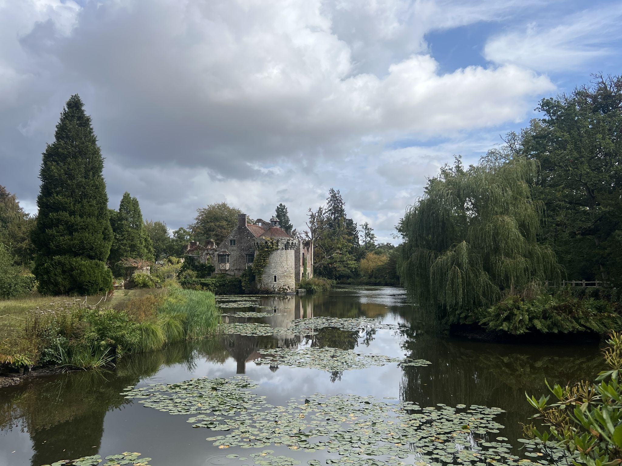 Blick von der Brücke aufs Old Castle