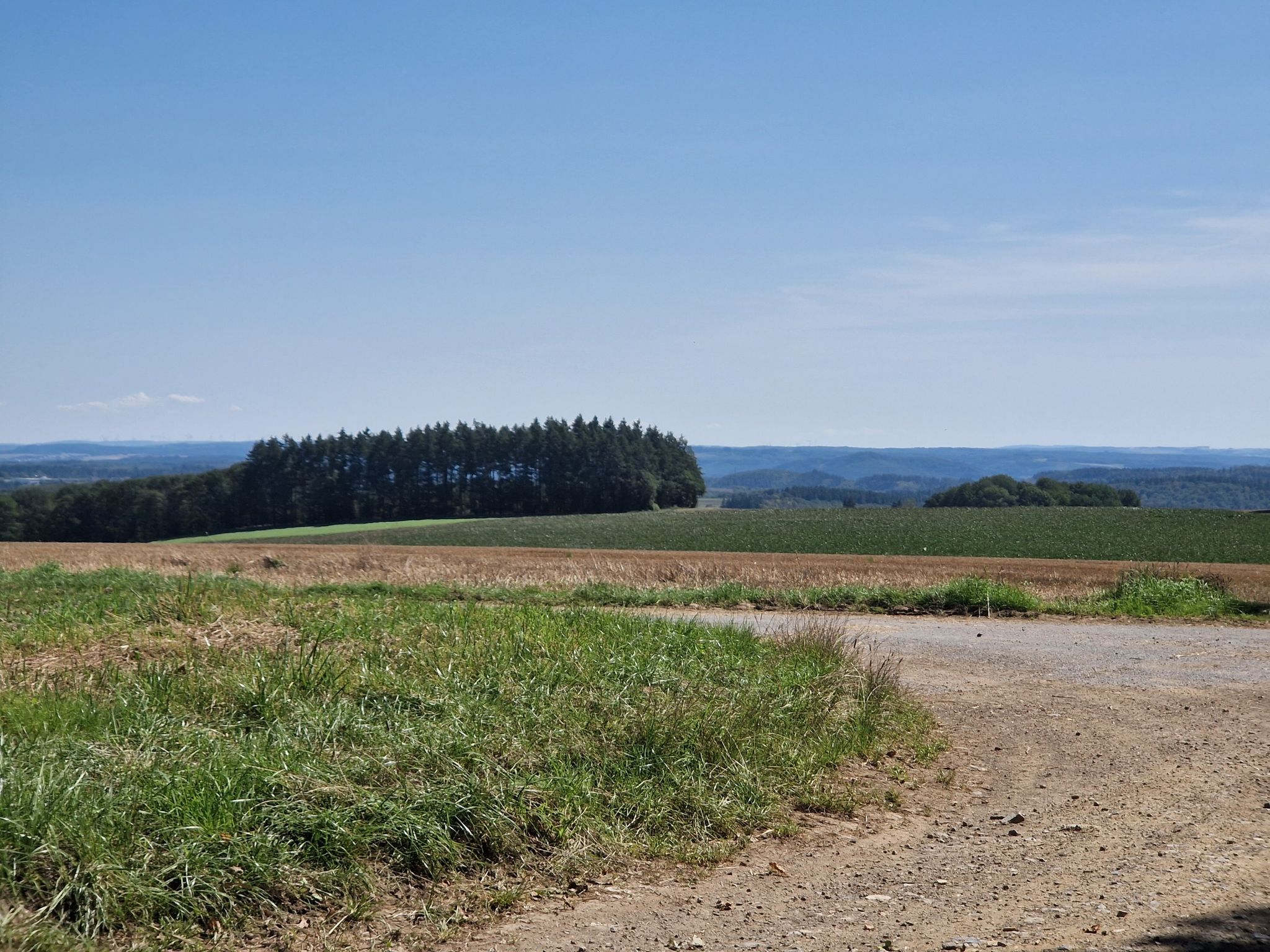 Blick in den Hunsrück  vom Flugplatz Büchel aus gesehen