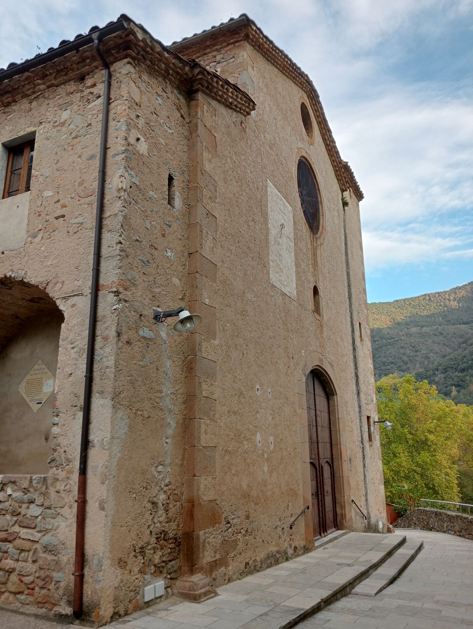 Església parroquial de St. Pere d'Osor.