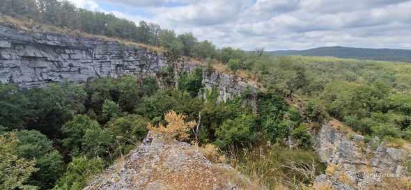 The karstic trail of the igue de Crégols — loop | hike | Komoot