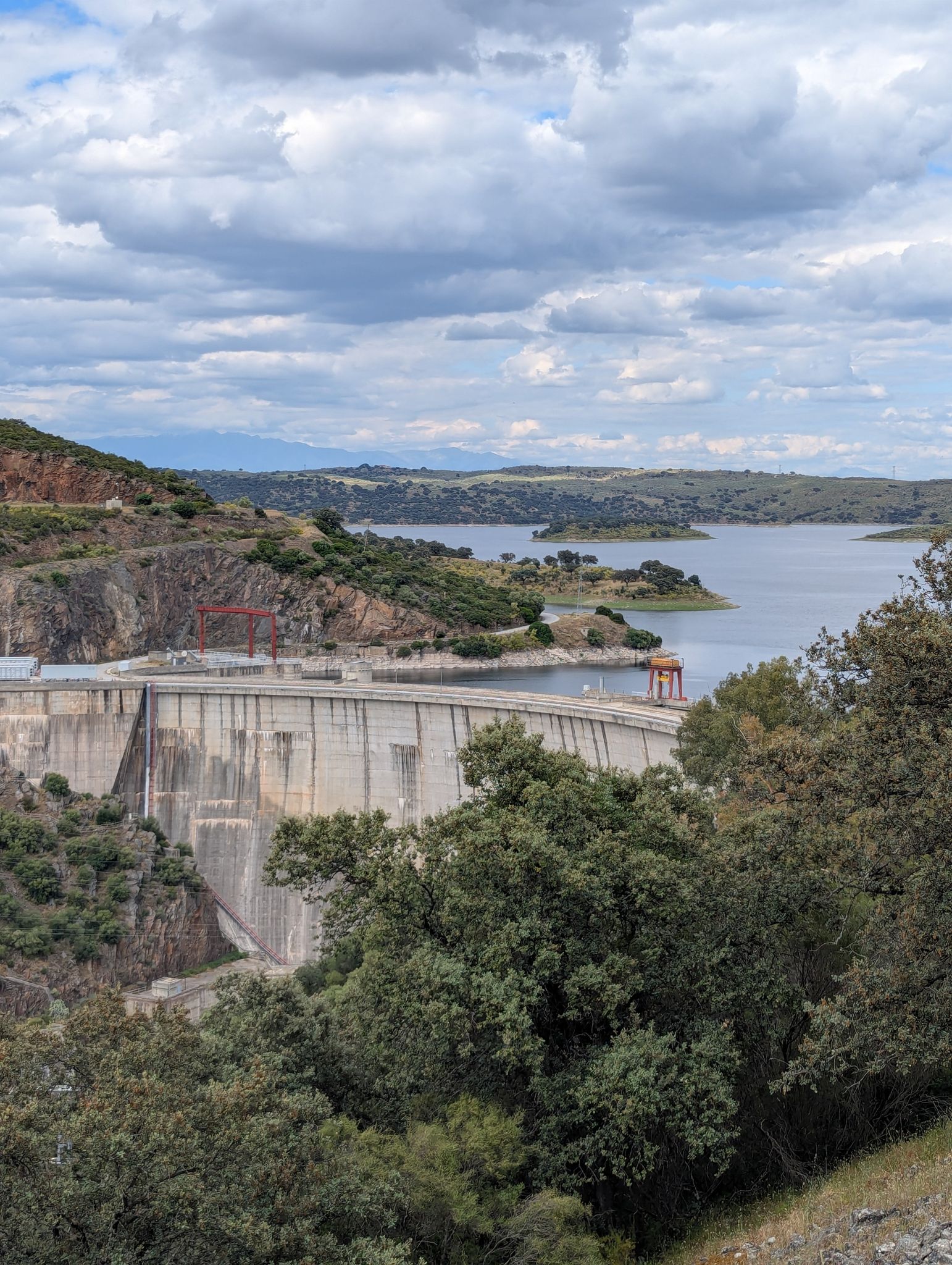 Presa de Valdecañas