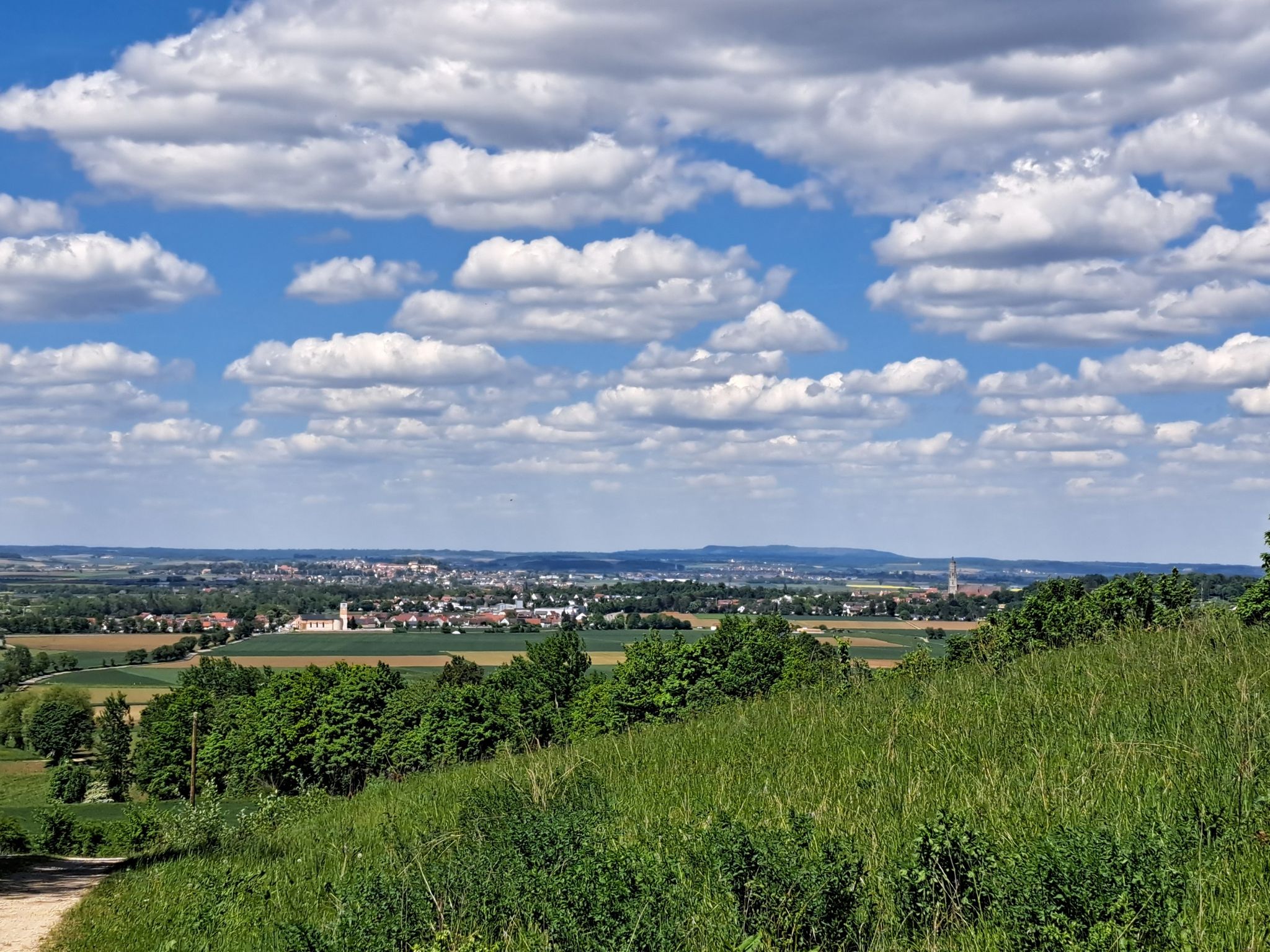 Blick Nördlingen Richtung Hesselberg