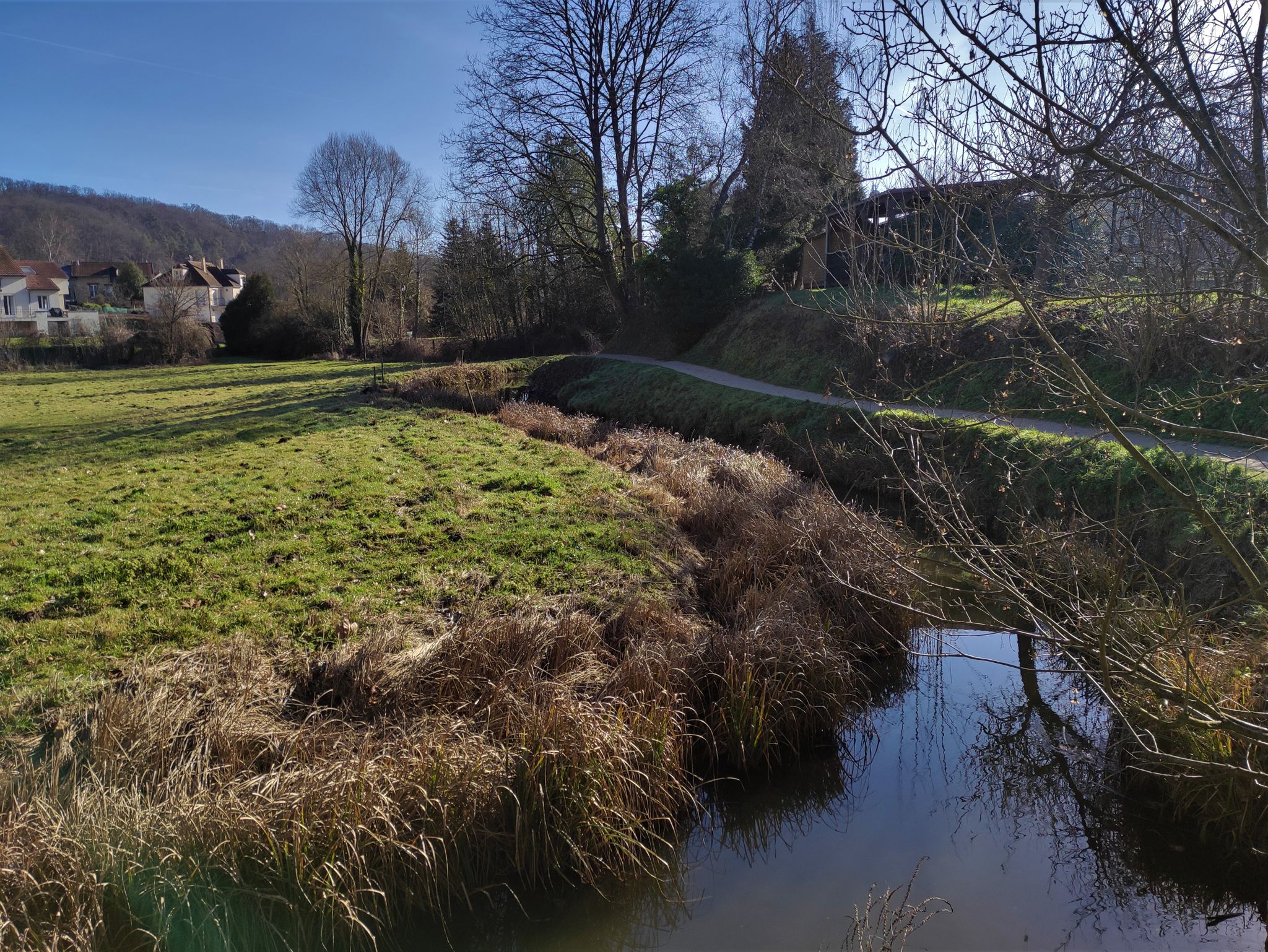 Super chemin avec une très belle vue