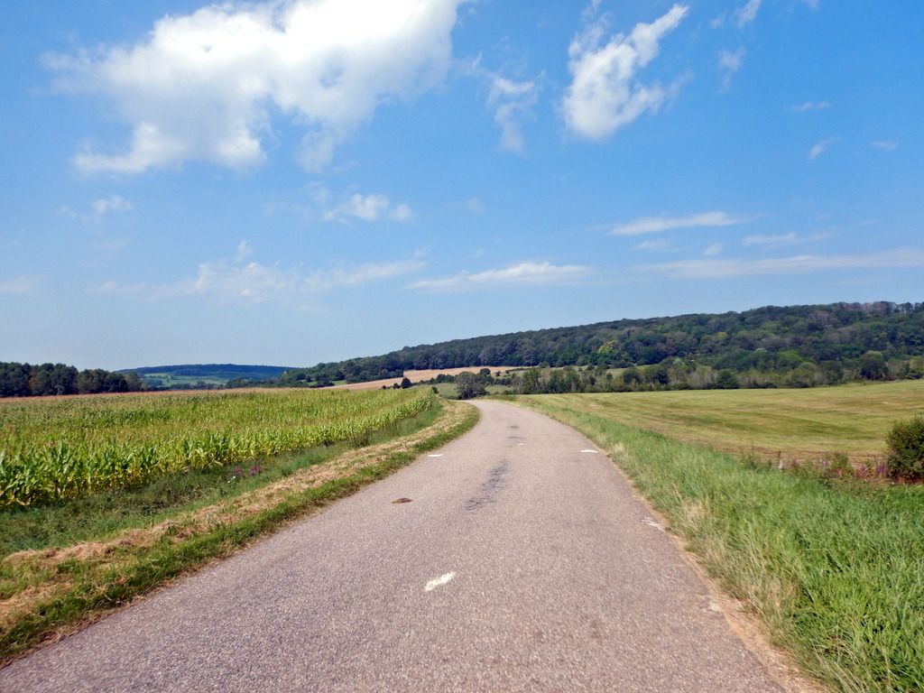 Typische Route Departement - schmal, rau, ruhig.