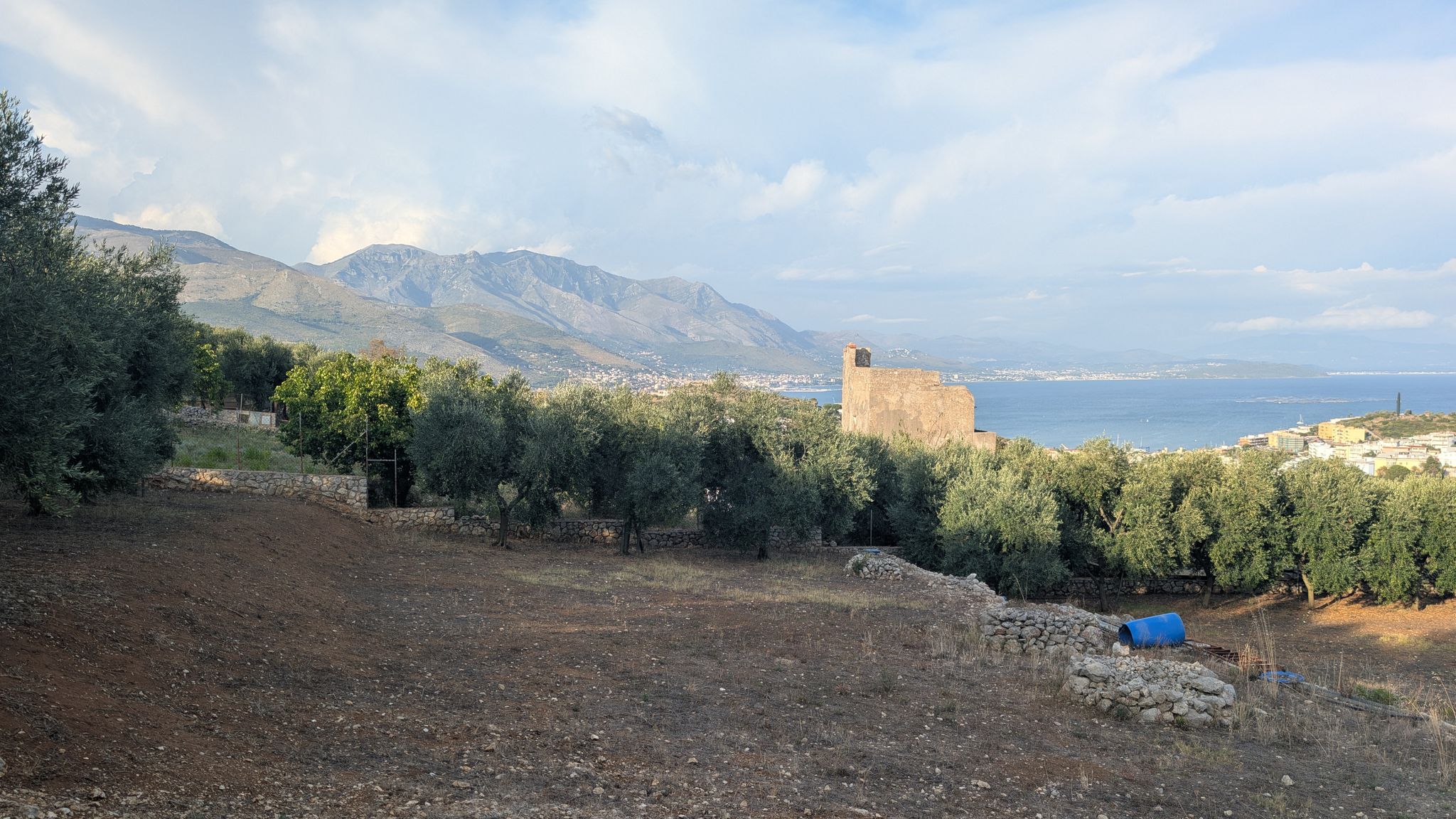Blick Richtung Formia (und dahinter die Monti Aurunci)
