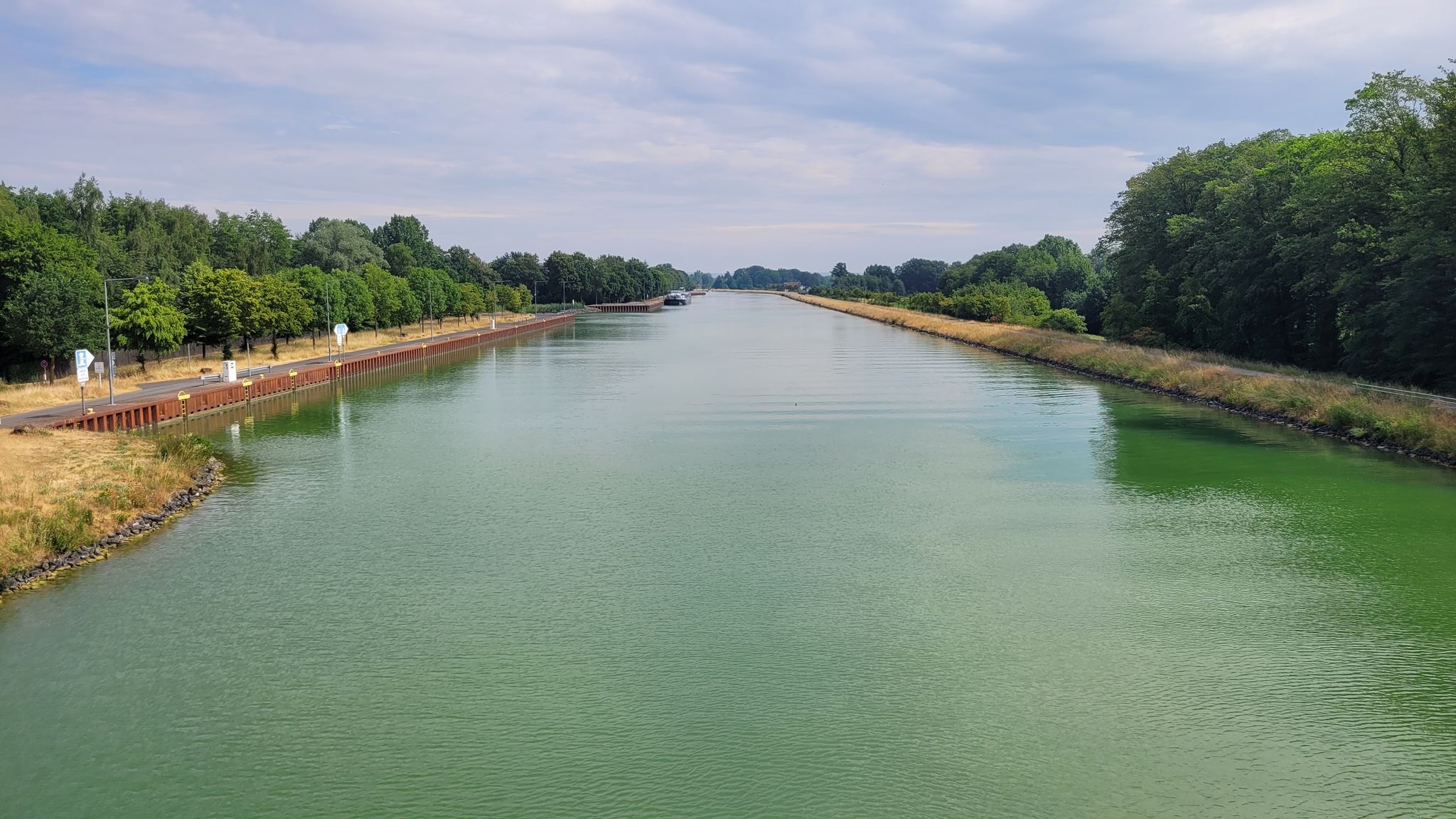 Der Dortmund-Ems-Kanal (DOK) bei Schmedehausen