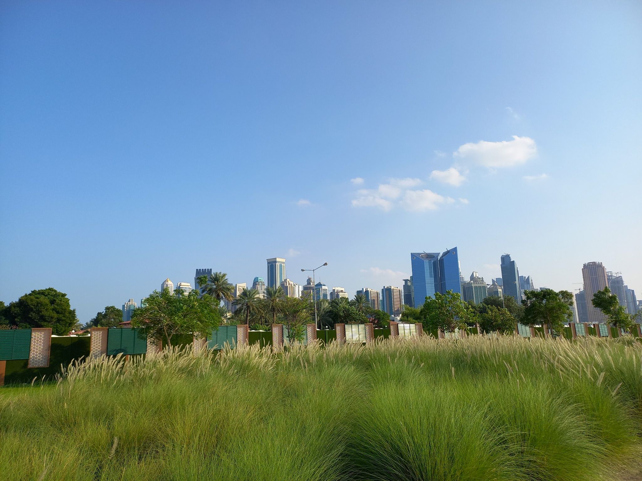 Durch den 5/7 Park Richtung West Bay