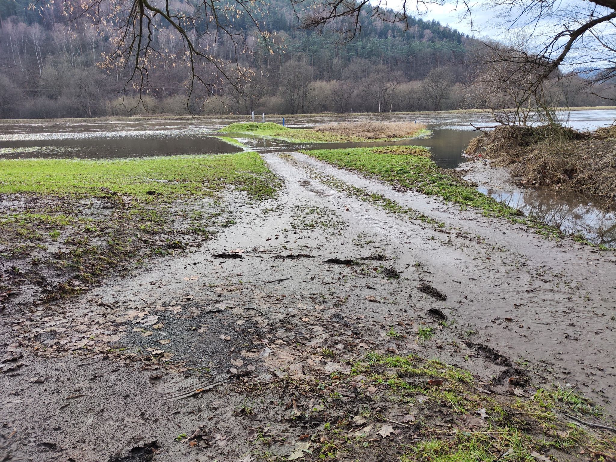 Elbehochwasser geht langsam zurück :-)
