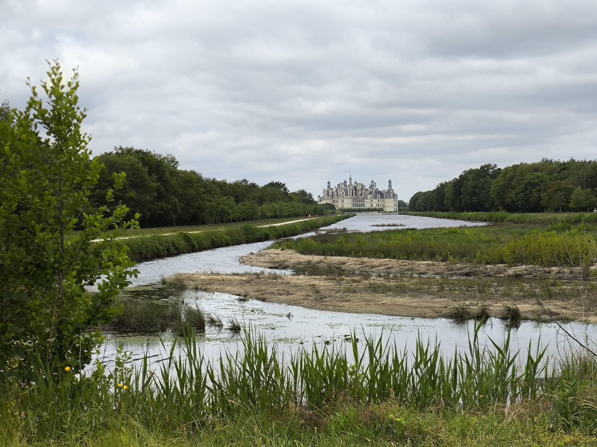 château vu du canal