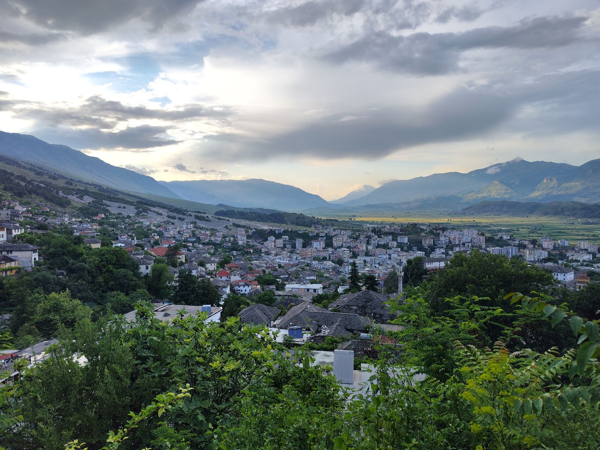 Blick von der Burg Girokastra