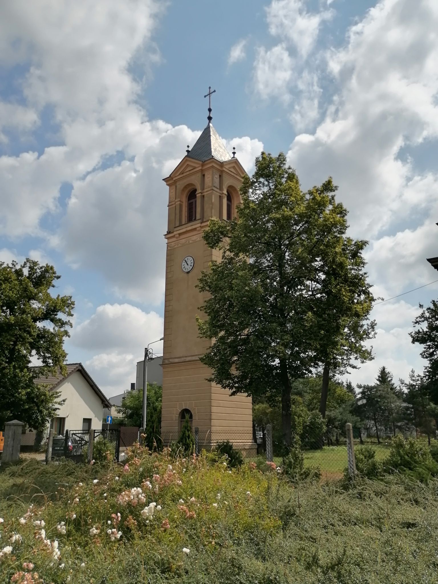 Wieża dzwonnicowa z 1885 r.