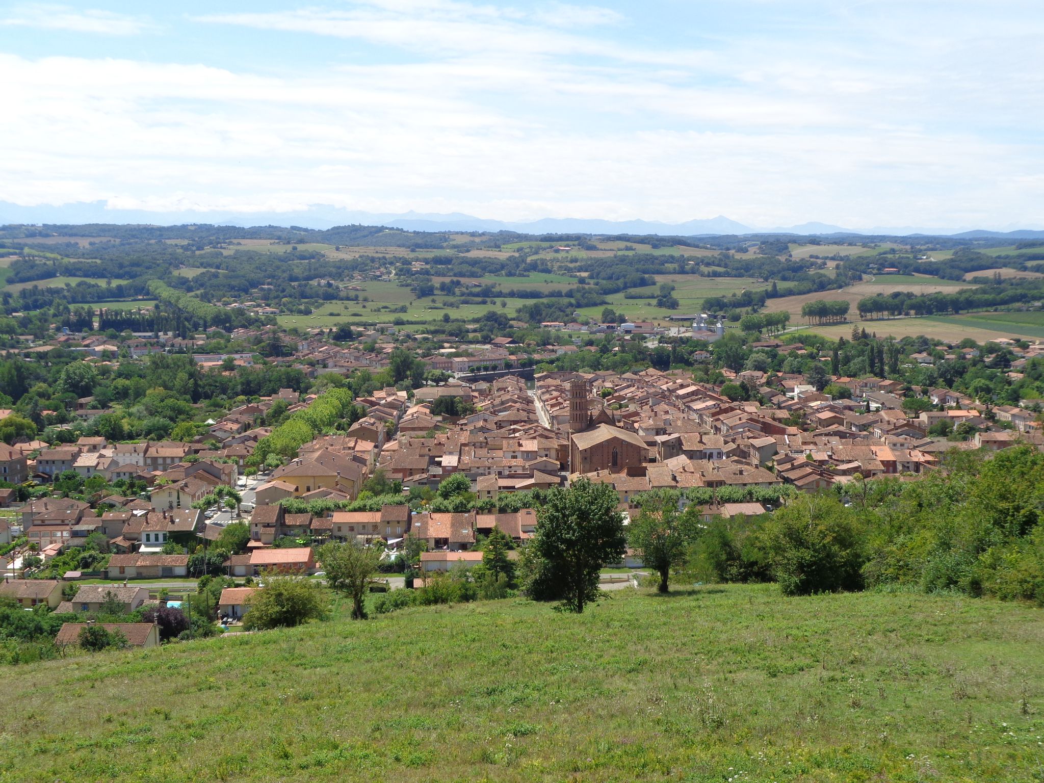 View on Montequieu - Volvestre, taken in the decent on the Avenue de Castéra.