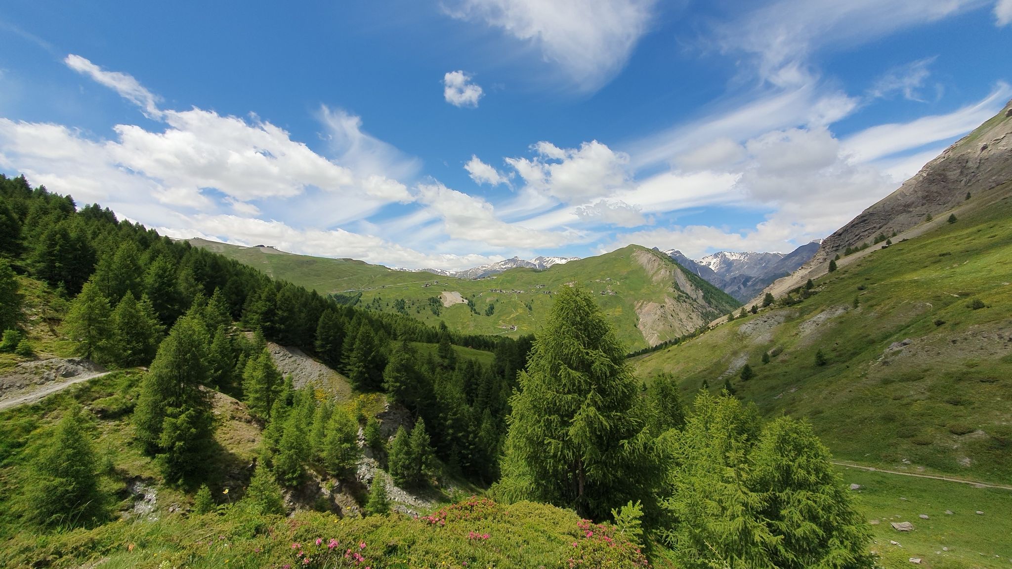 wunderschöne Wolkenformationen rundherum