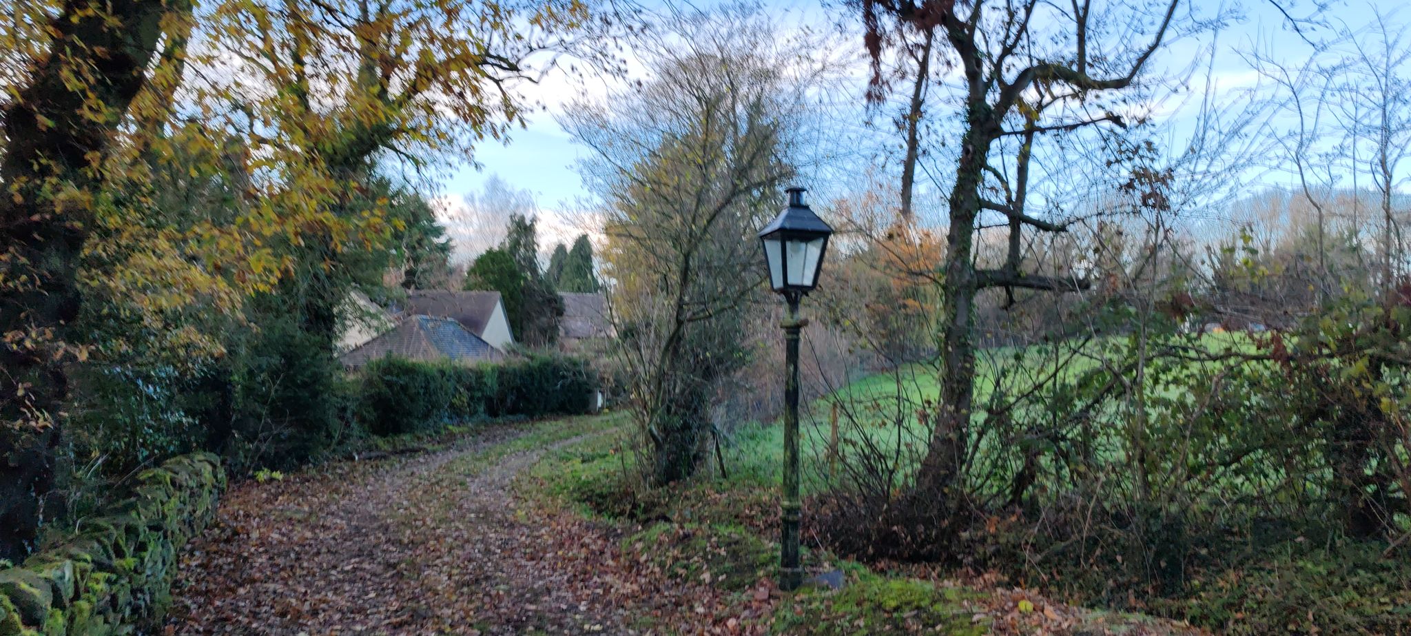 Lane towards Stretton House