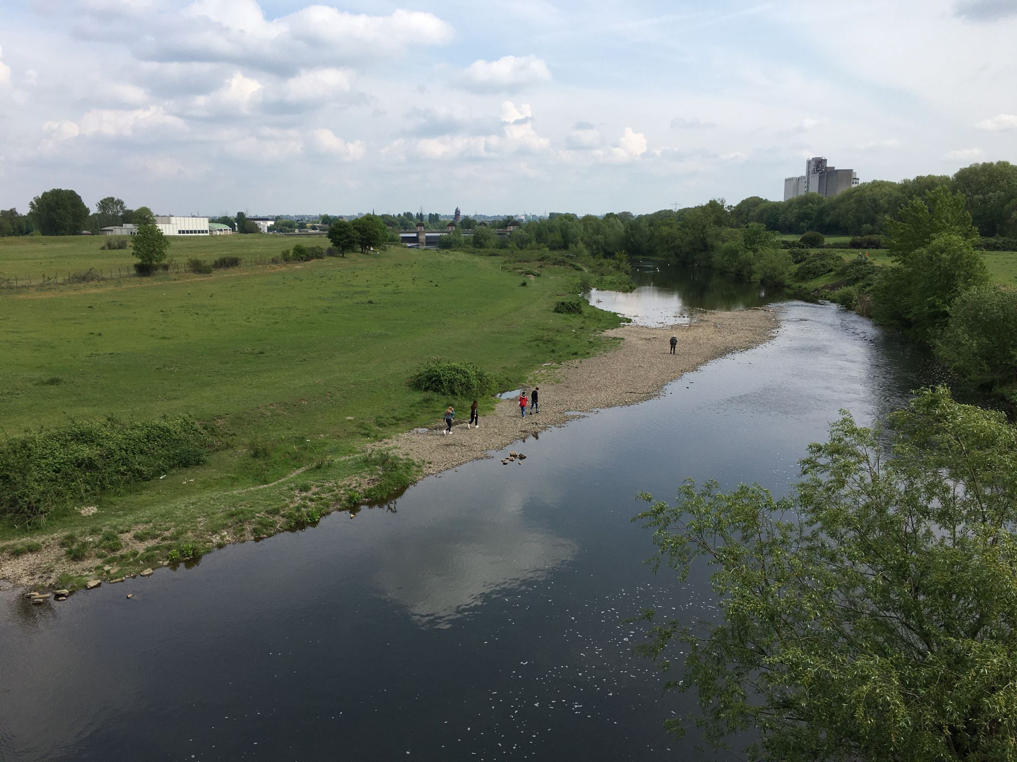 Blick zum Wasserturm Aquarius in Mülheim