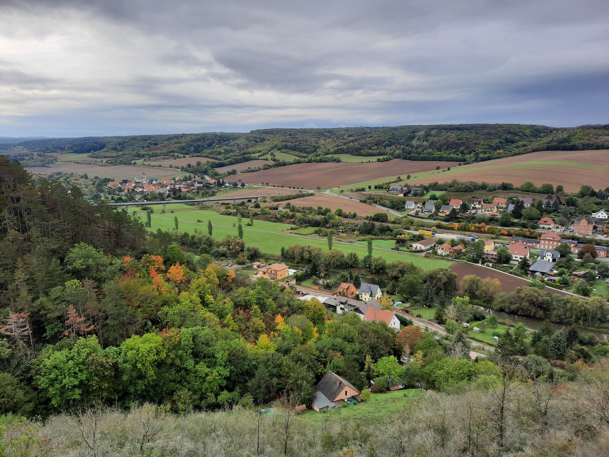 Talblick vom Schloss Neuenburg 