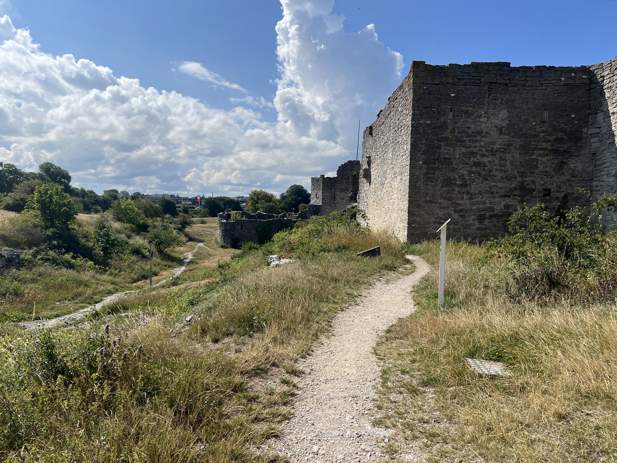 Visby, Wanderung um die Stadtmauer