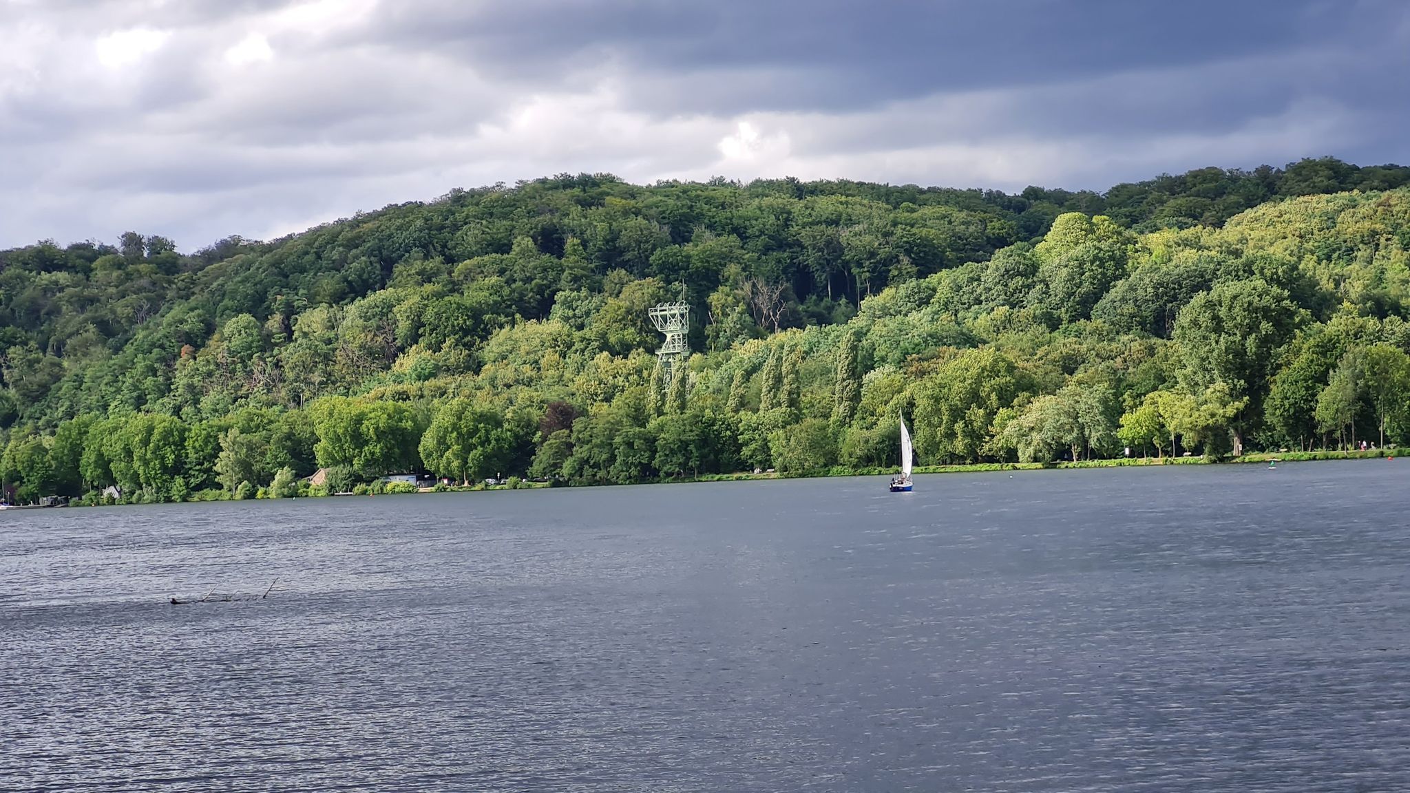 Baldeneysee mit Blick auf die ehem. Zeche Karl Funke
