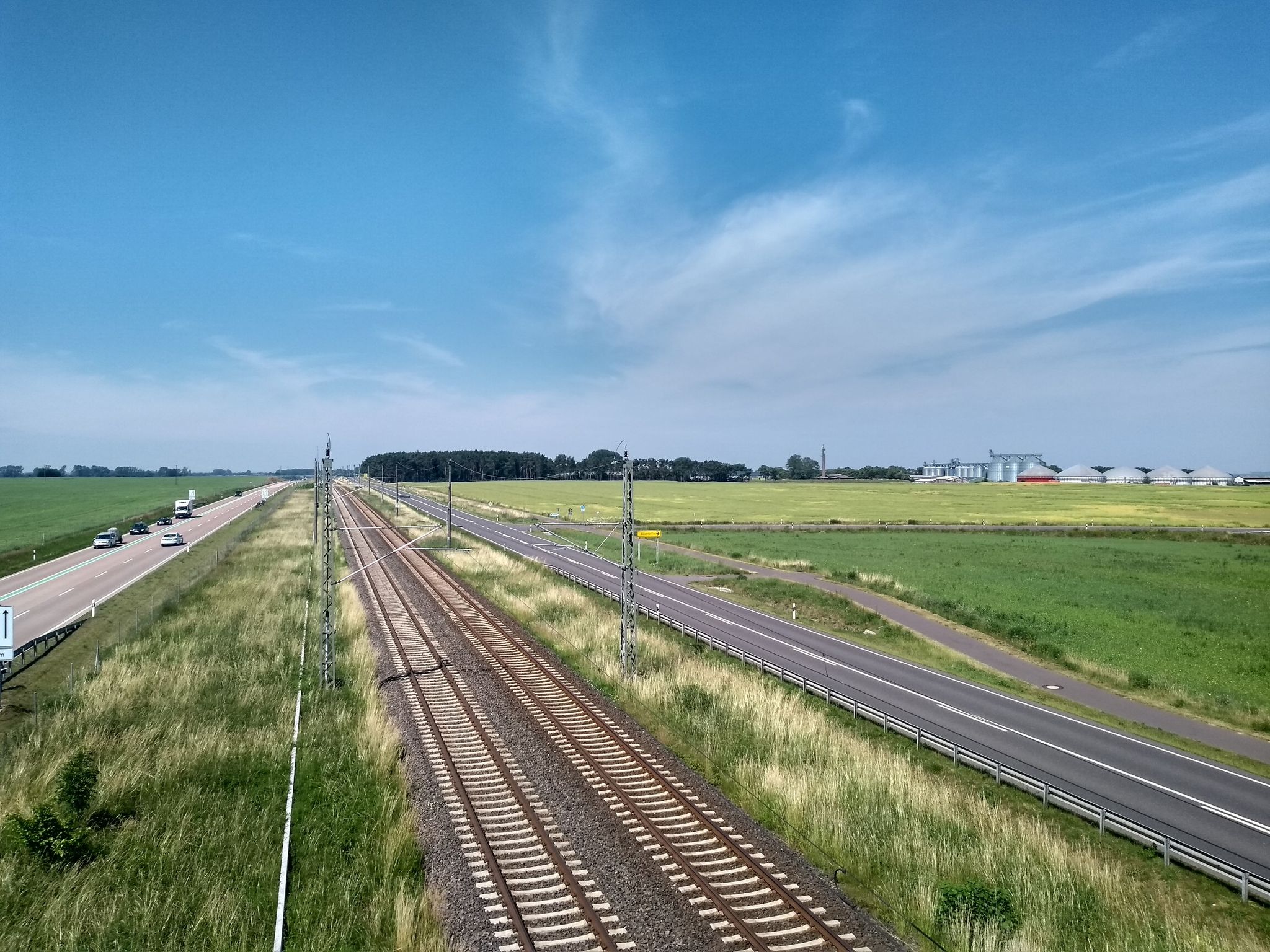Über Rügen's Hauptverkehrsader....