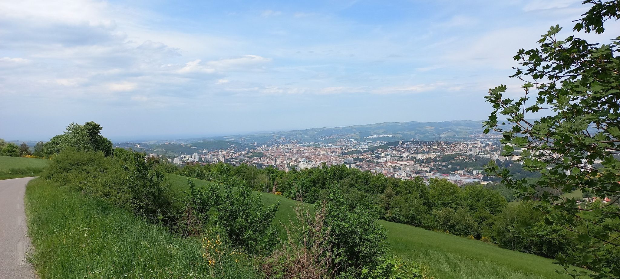 Saint-Ètienne vu de la route du Guizay