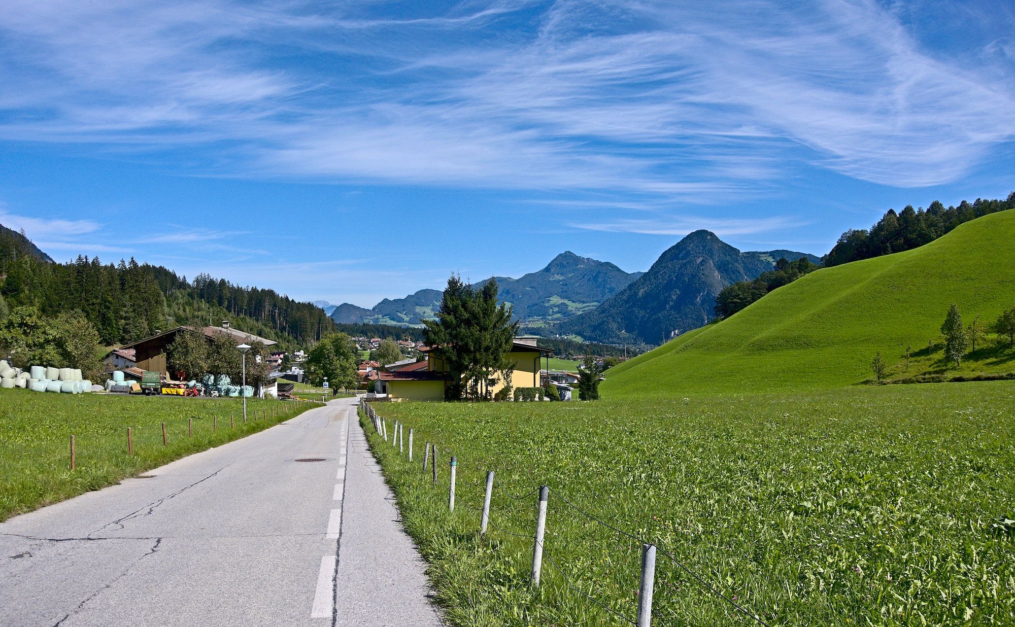 Zufahrt auf Wiesing