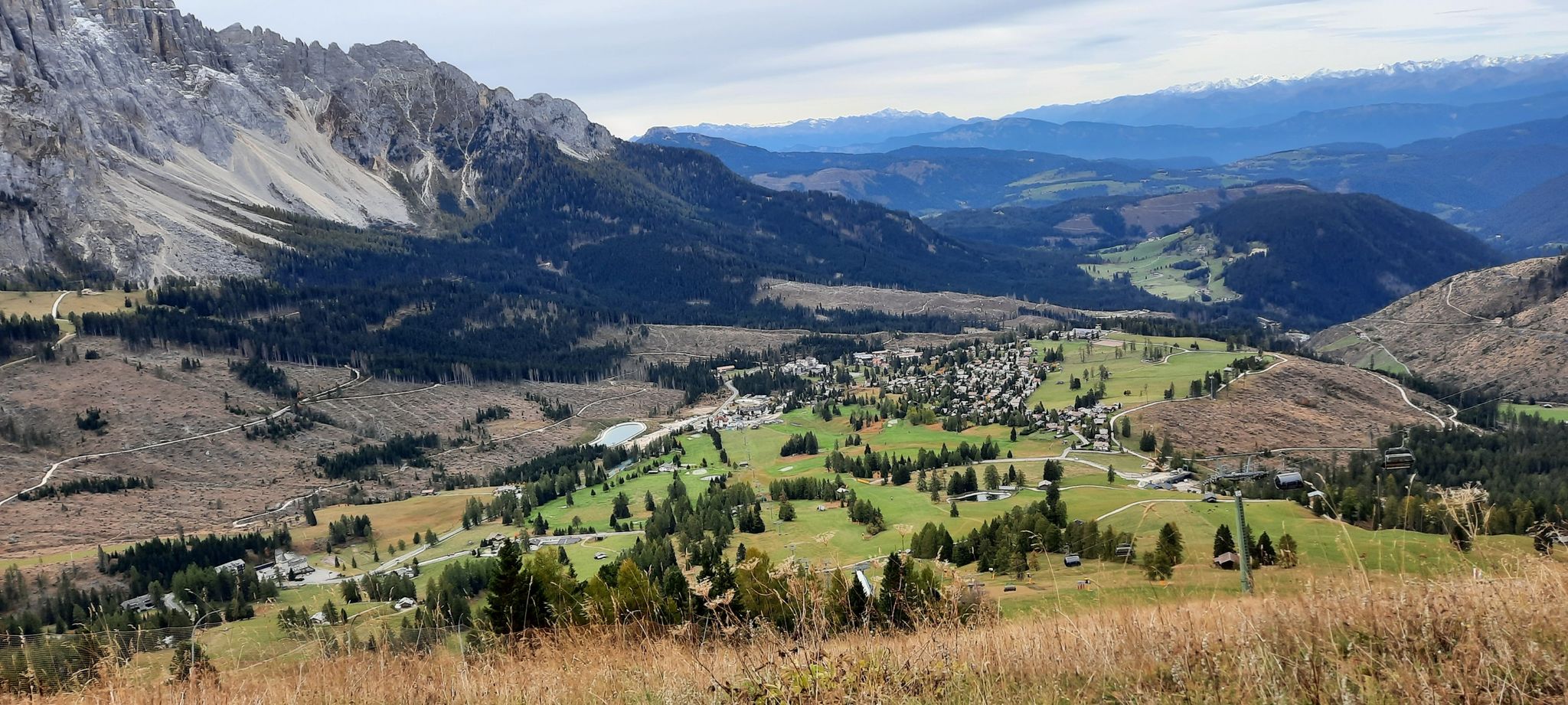 Blick auf Karersee Siedlung