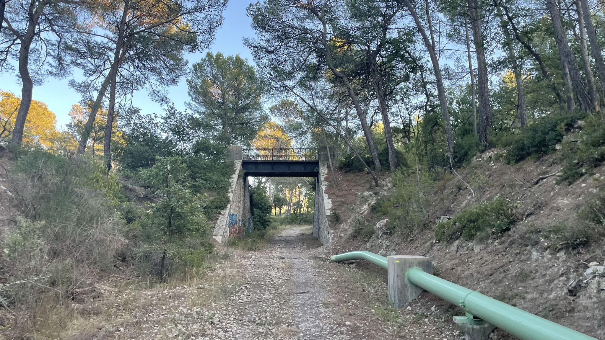 Ancienne voie de chemin de fer d'Aubagne à La Barque