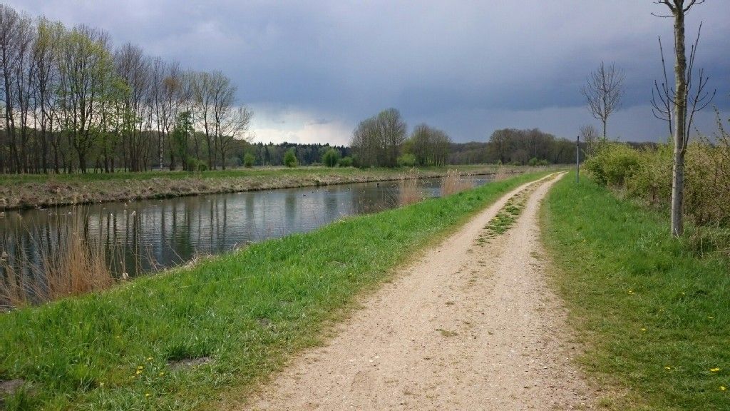 Am Elbe-Lübeck-kanal 