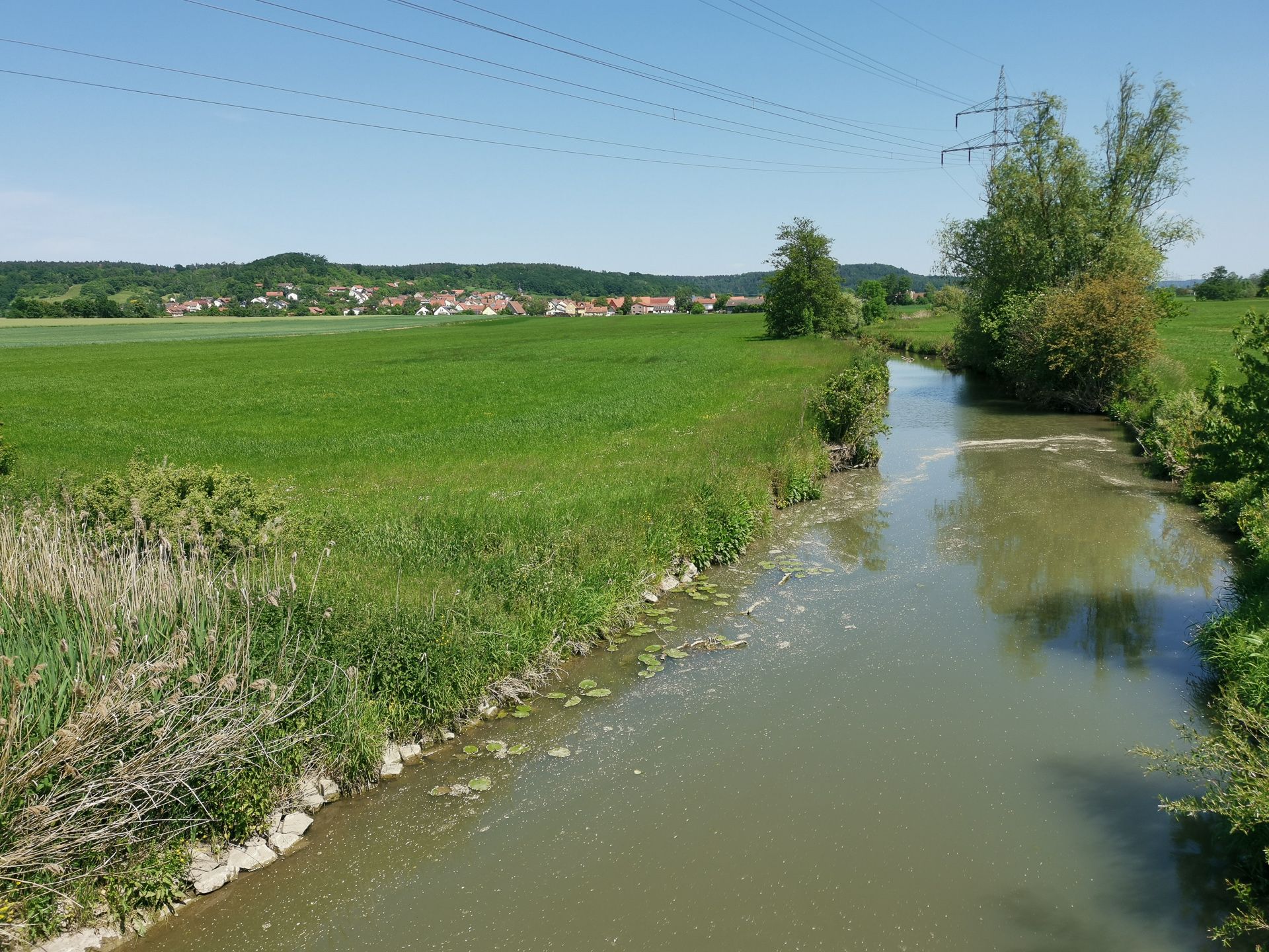 der Laimbach mit Blick auf Baudenbach