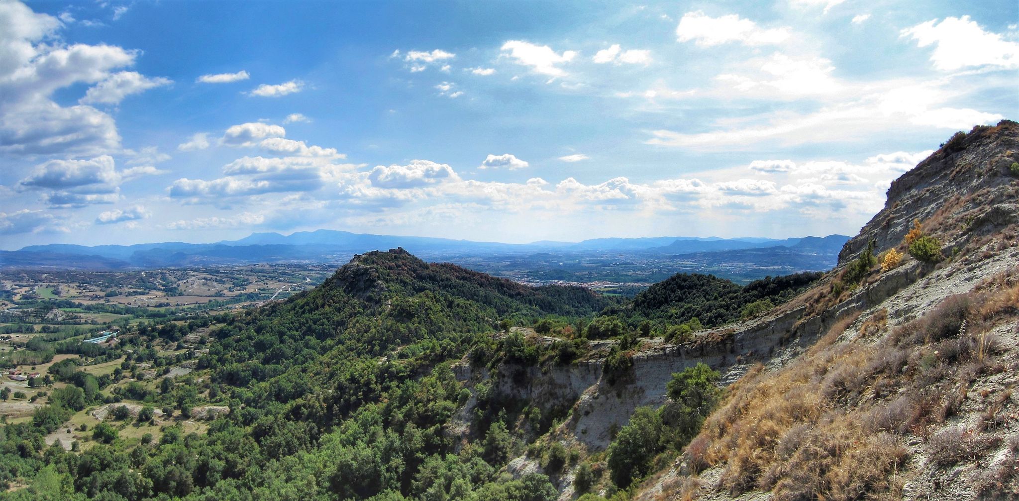 Castell de Torelló des del Turó dels Tres Batlles