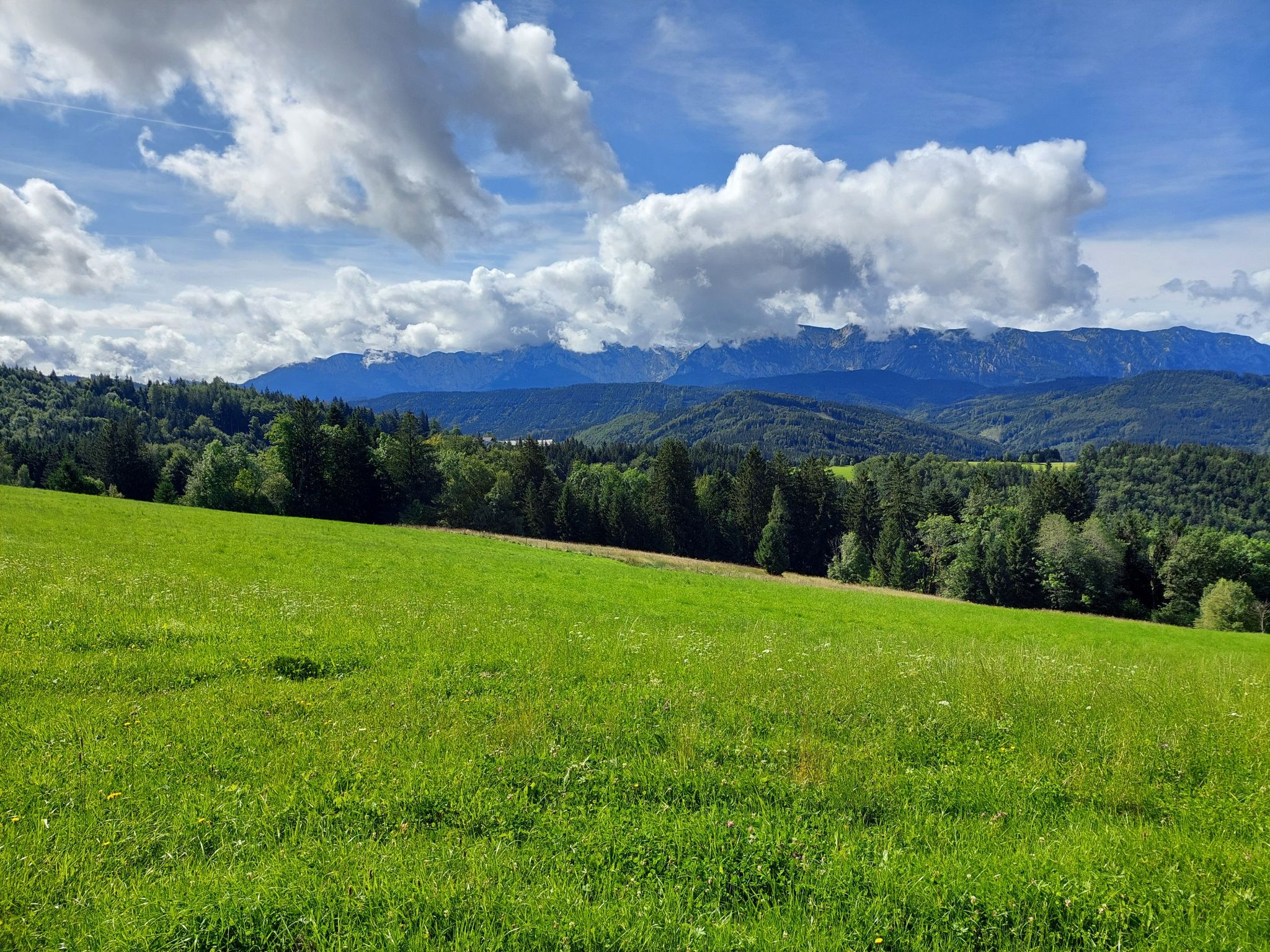 Blick zum Höllengebirge