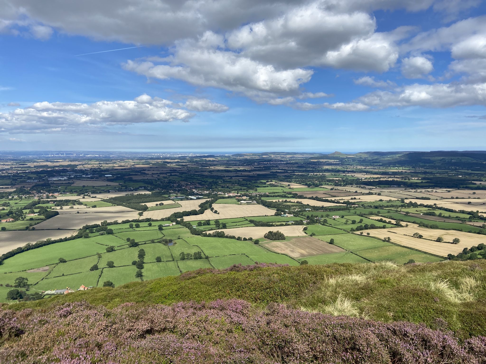 Views from the ridge , what a vista ... I can se the sea