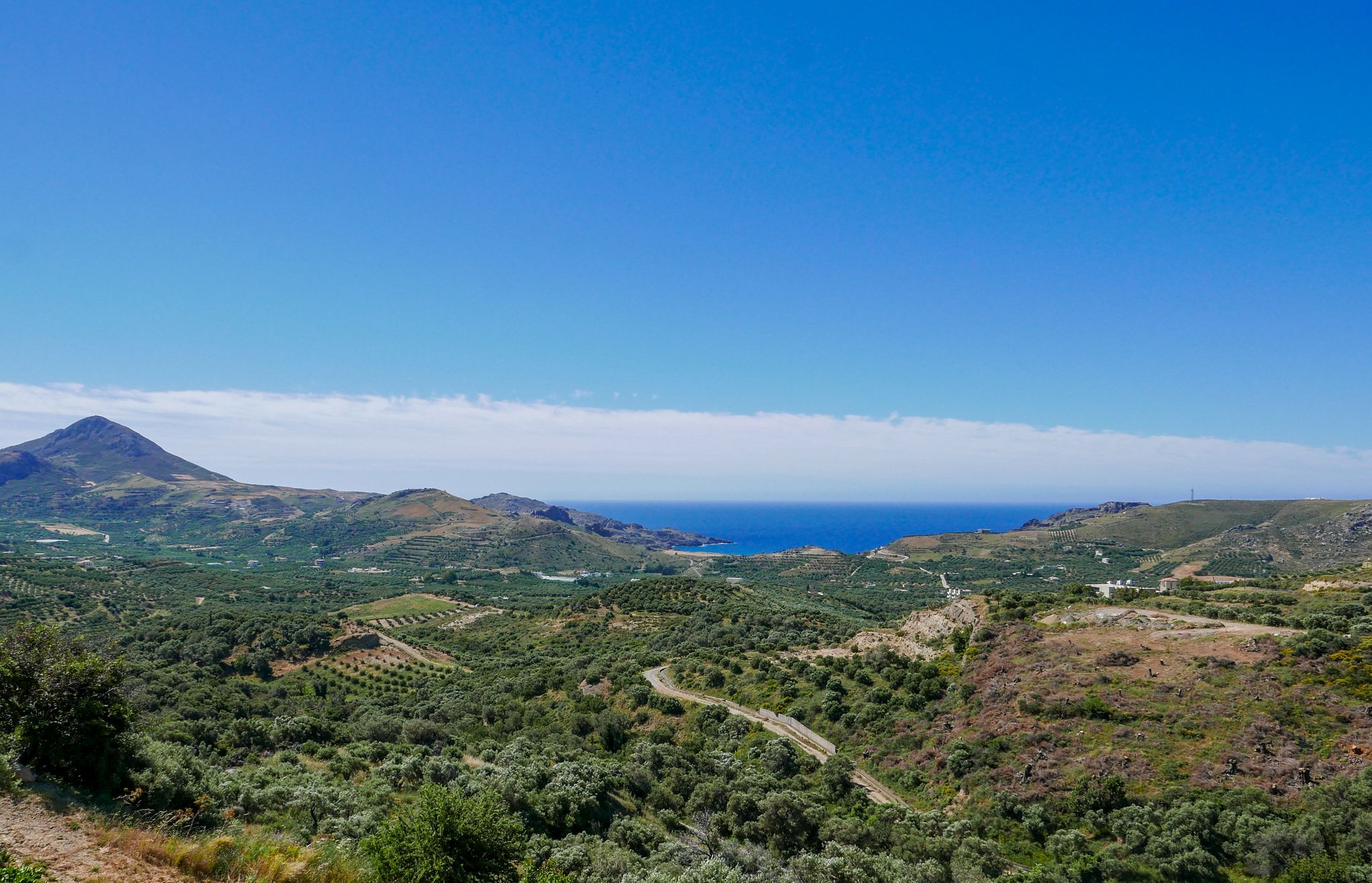 Von Asomatos Blick ins Tal