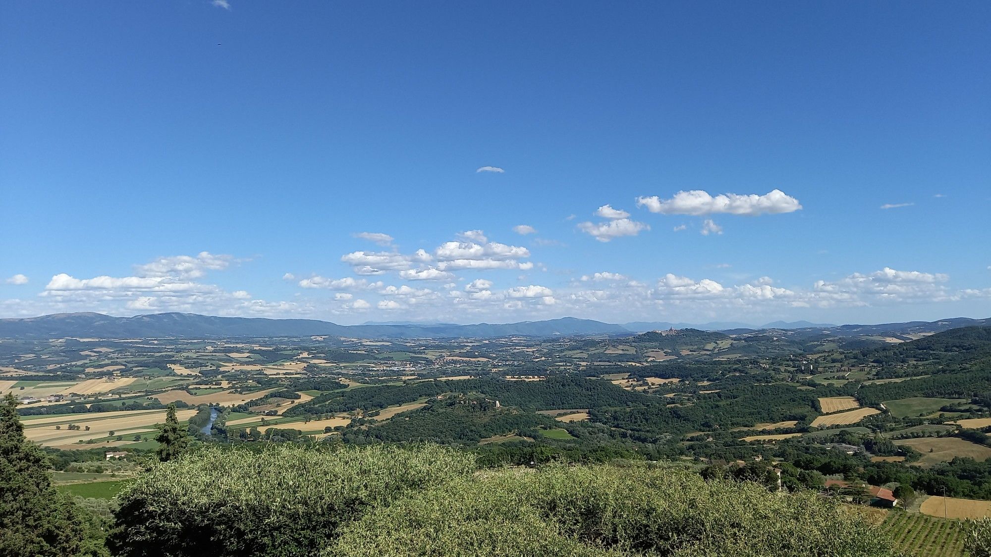la valle del Tevere da Montecastello di Vibio