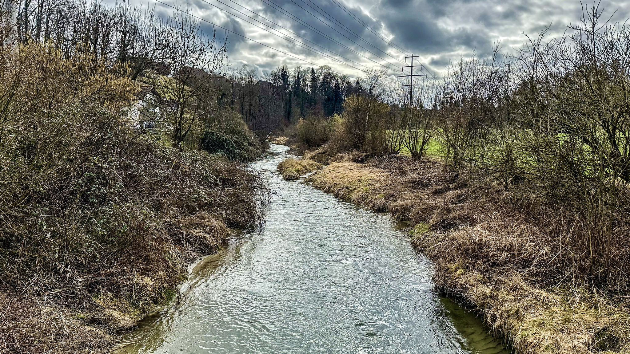 ...der Önzbach fliesst ganz nett in die Aare...