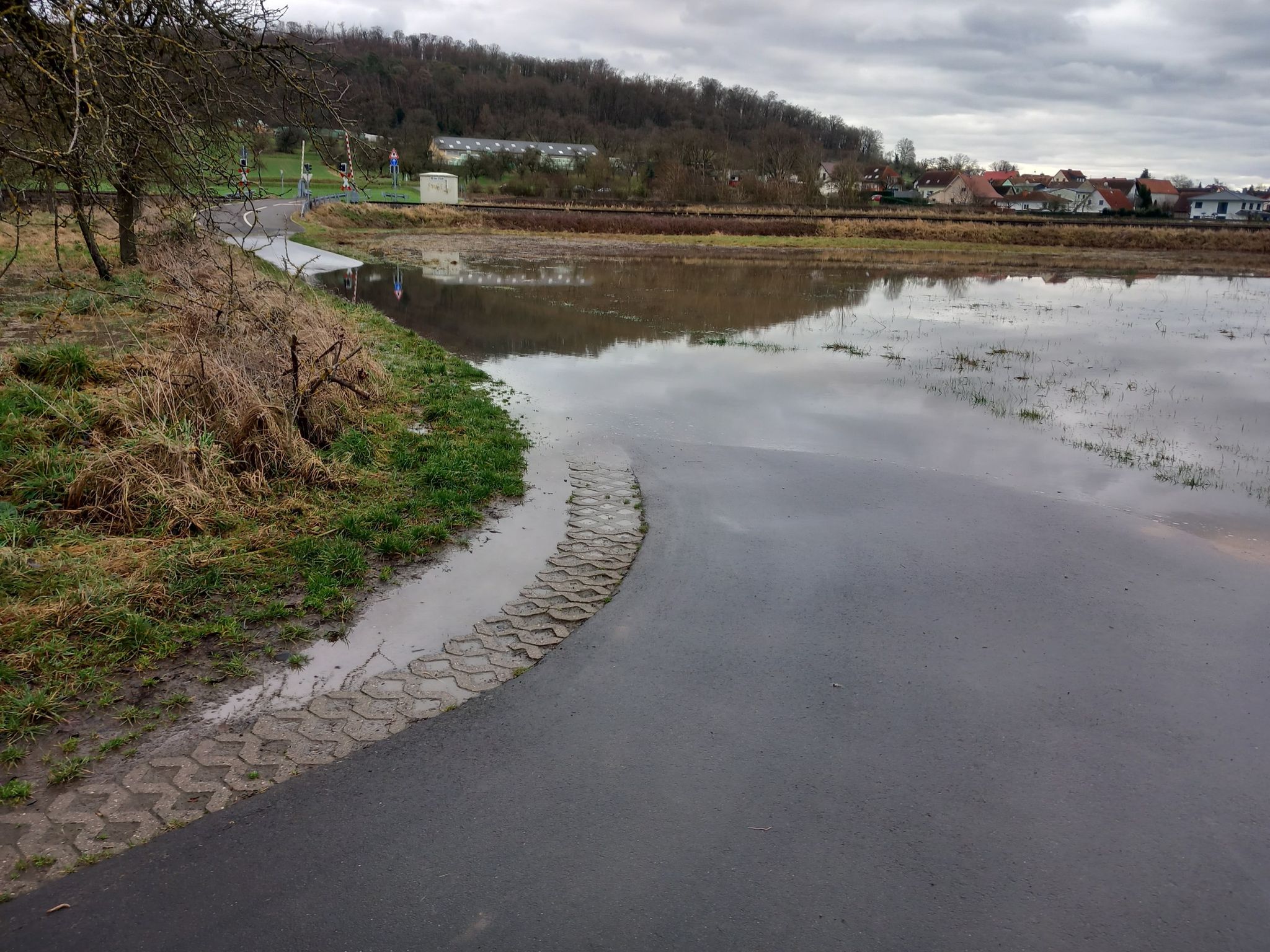 Jetzt geht es gleich durchs Wasser.
