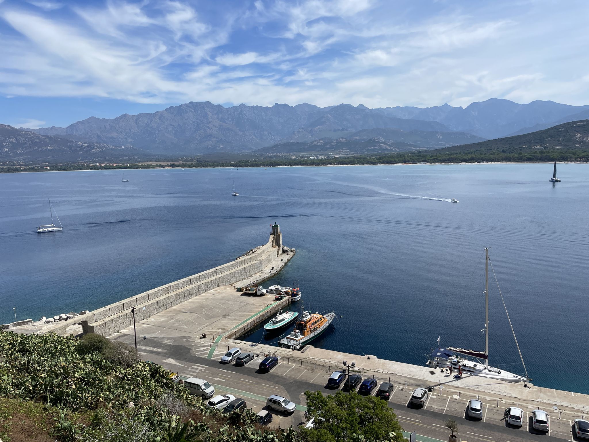 Blick von der Citadelle auf den Hafen