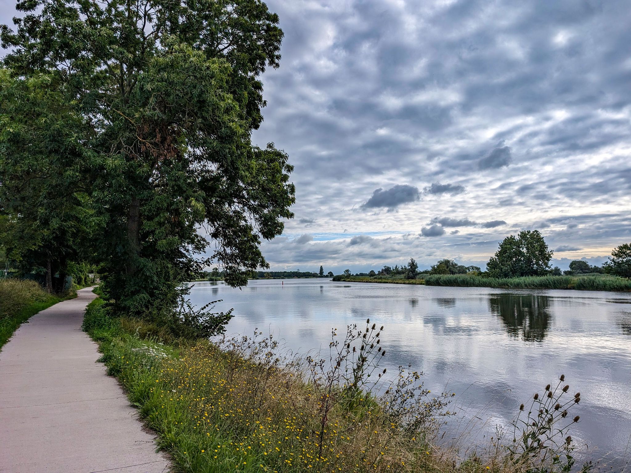 an der Saale entlang