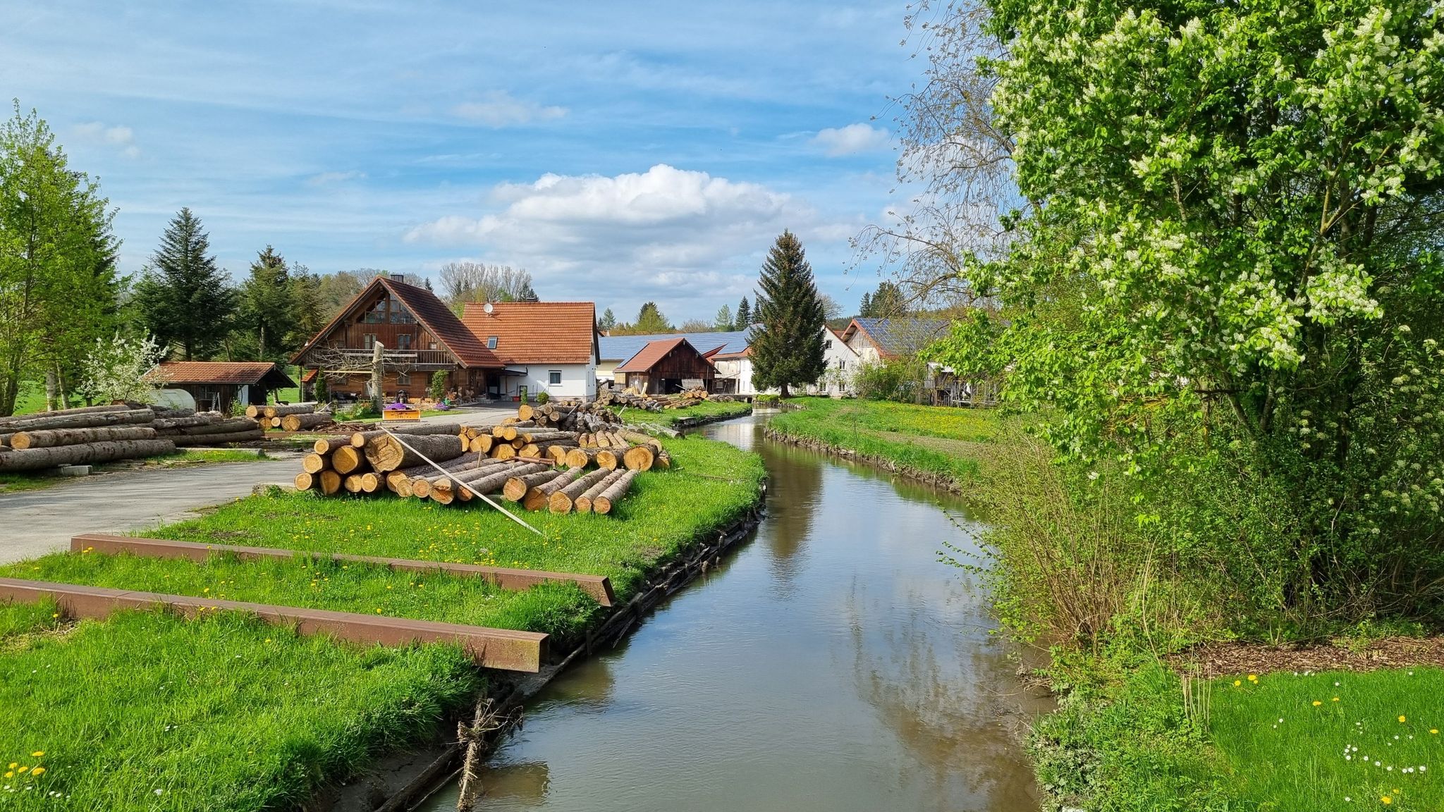 Sägewerk am Bach Eckenach