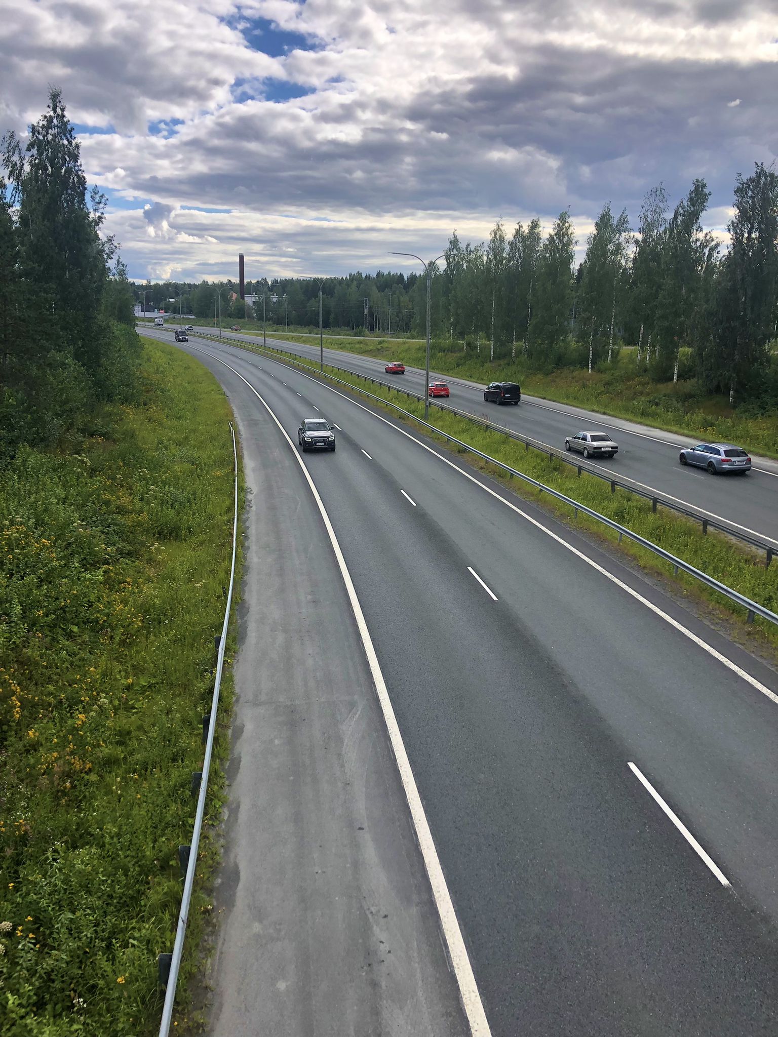 Die E 63 - nur in der Nähe von Städten ist eine Randspur. Mag man nicht unbedingt 🚴🏻‍♀️