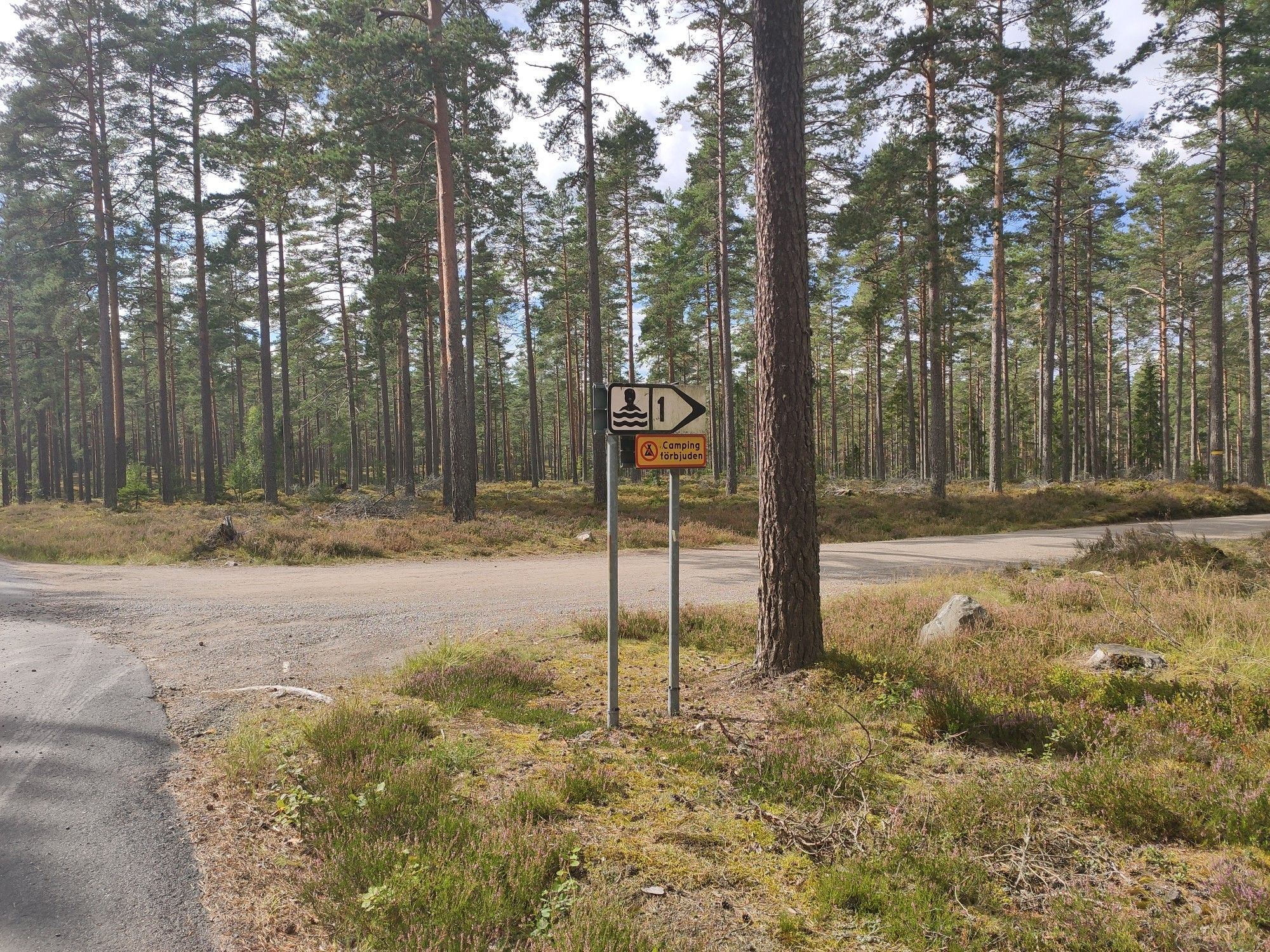 Hökensås - Abzweig zum Badeplatz am Lille Havsjön