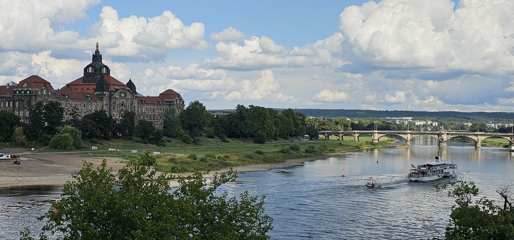 Carolabrücke ist nicht mehr zu sehen