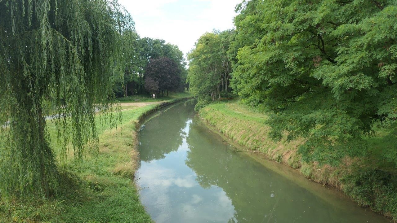 entlang des Weges, am Canal de l'Ourcq, Foto: Elfriede Simon, privat