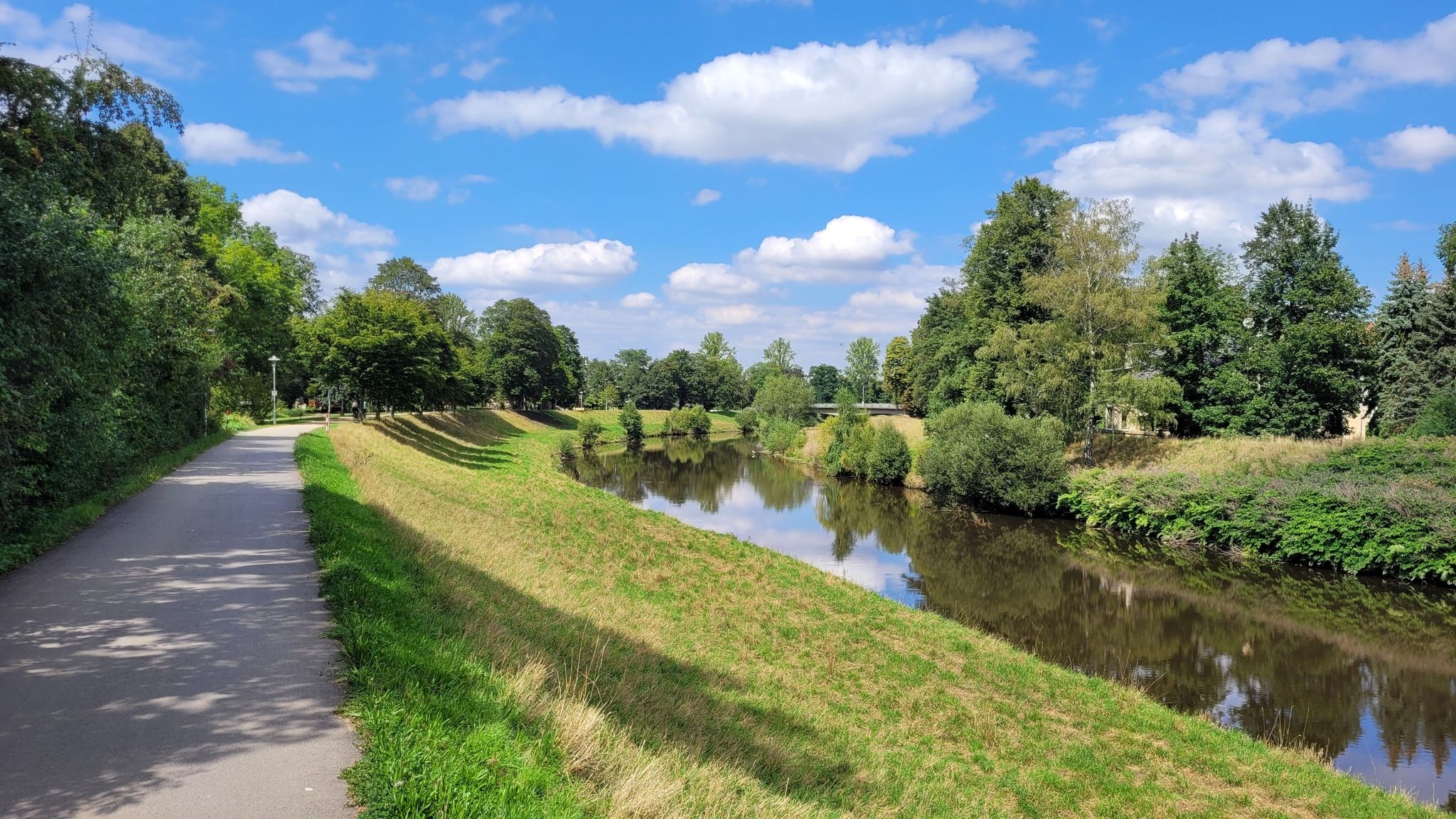 Mulderadweg in Zwickau
