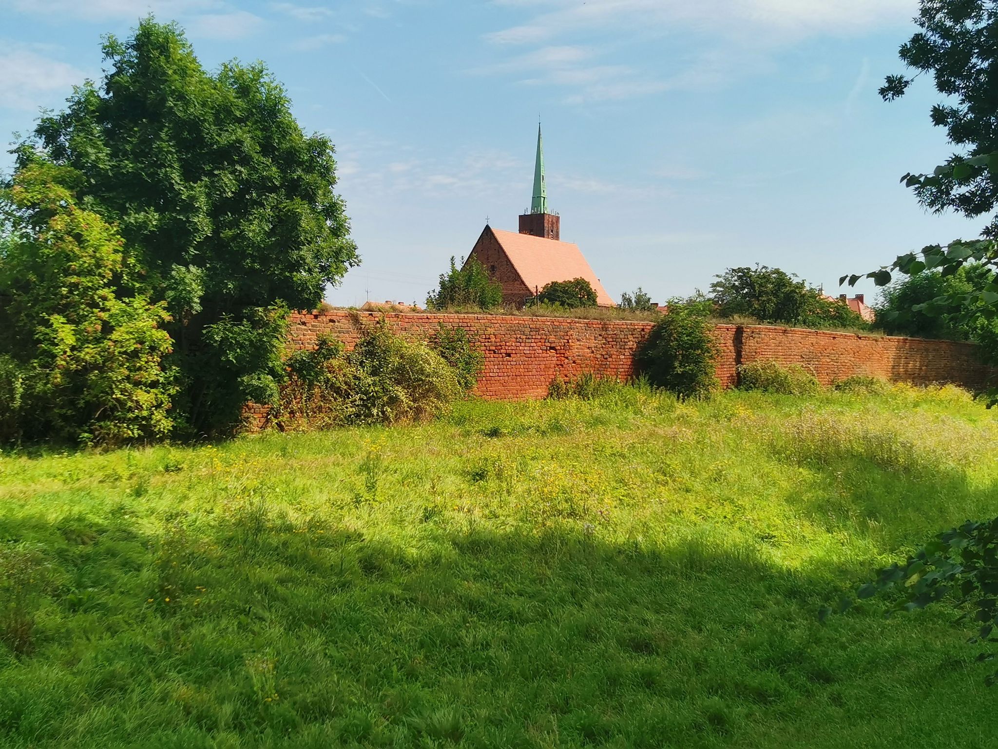 Historyczne mury Środy Śląskiej