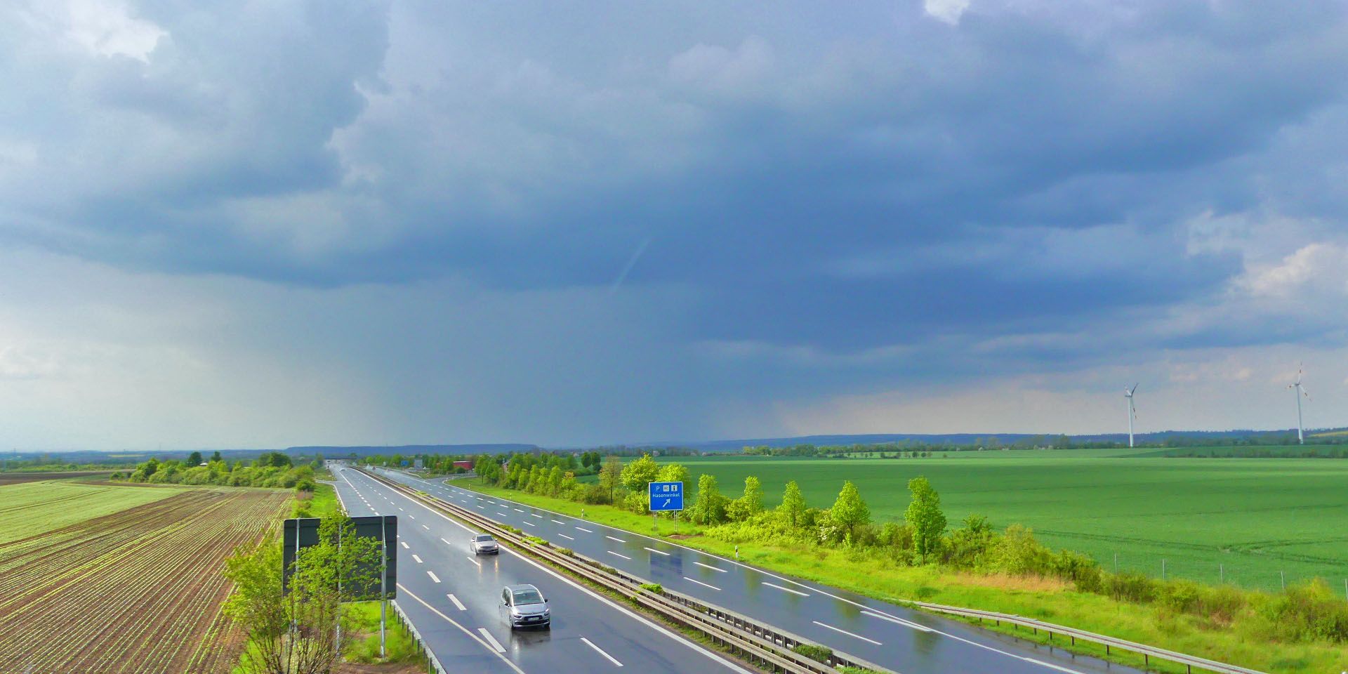 Autobahn ziemlich nass