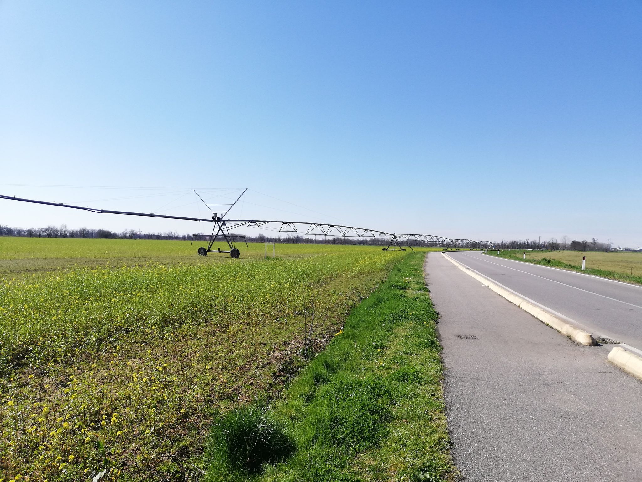 ciclabile nei dintorni di Vernate
