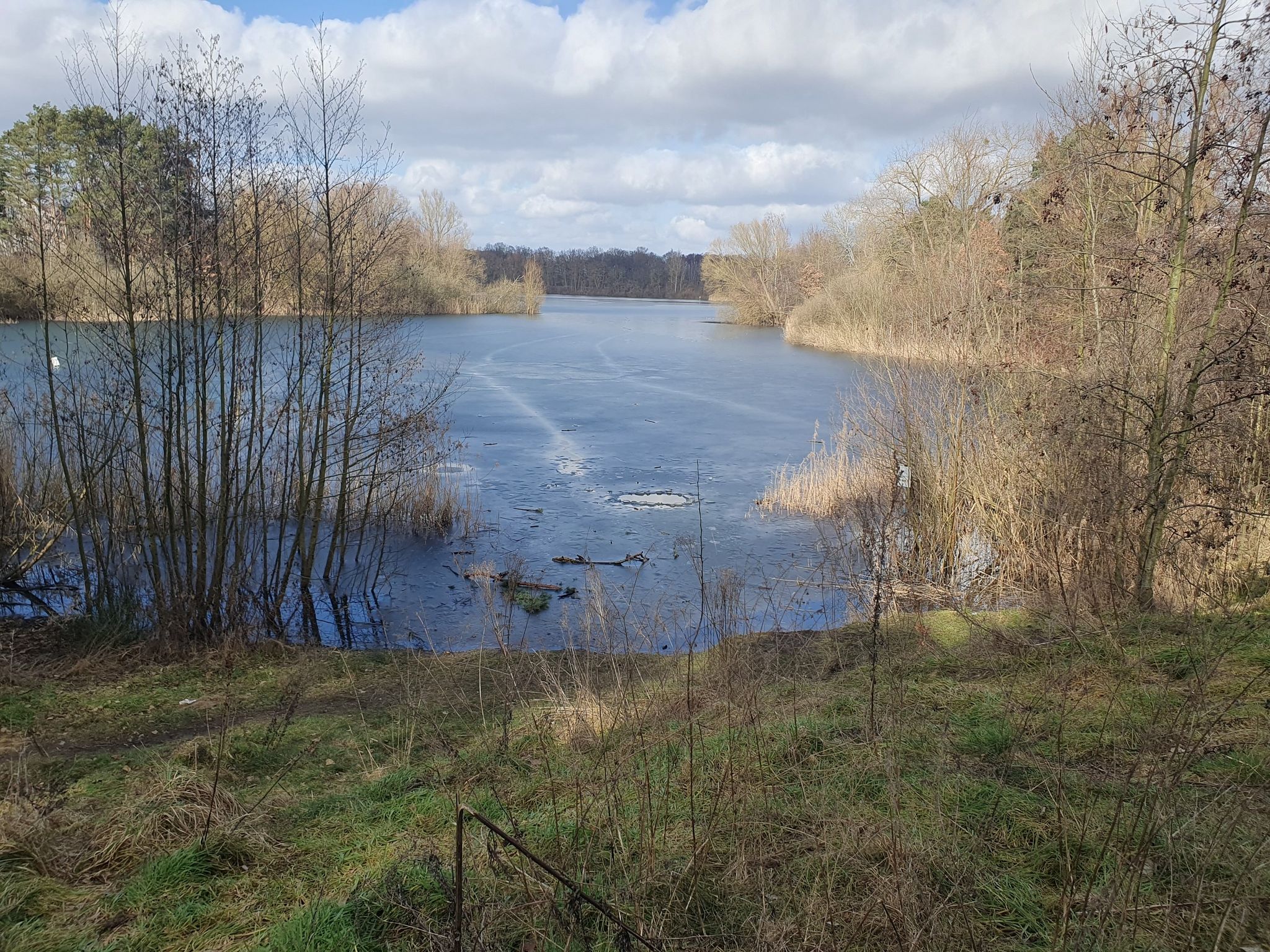 Bienroder See noch ist Eis drauf
